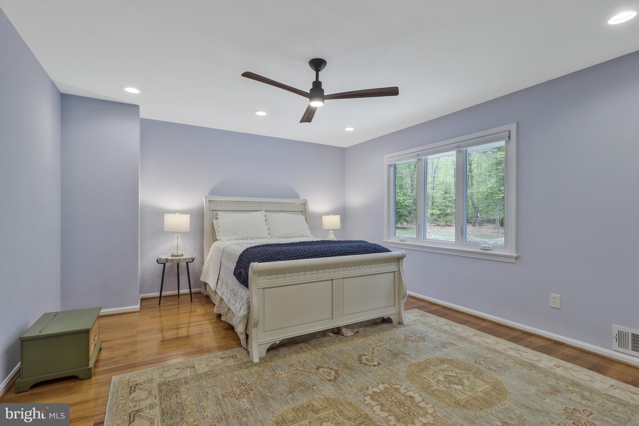 VALLEY STREAM - Residential