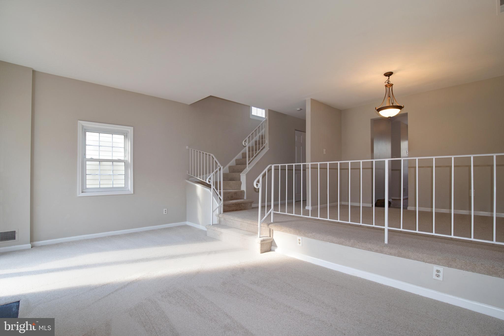 HILLSIDE MANOR - Residential