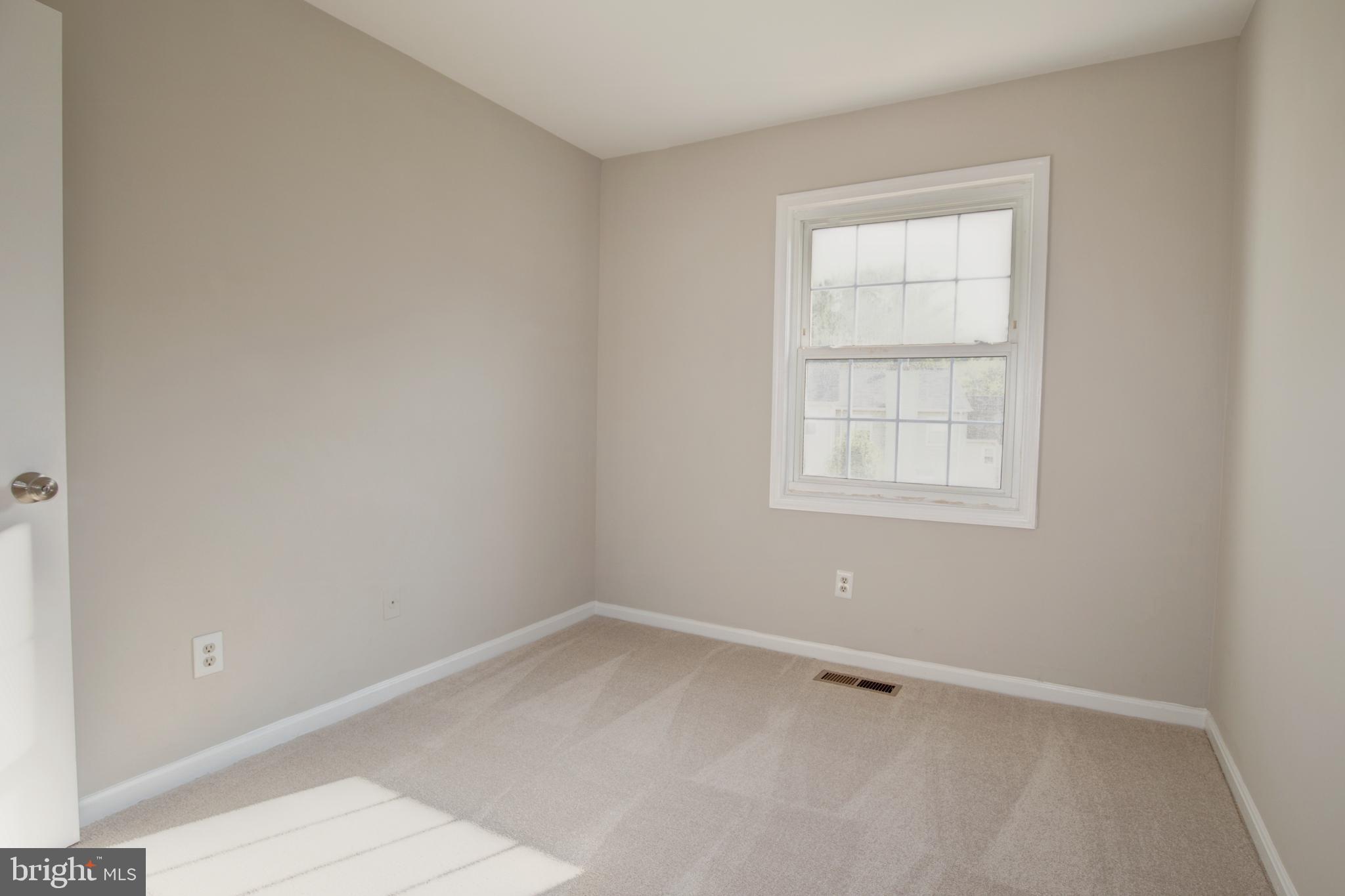 HILLSIDE MANOR - Residential