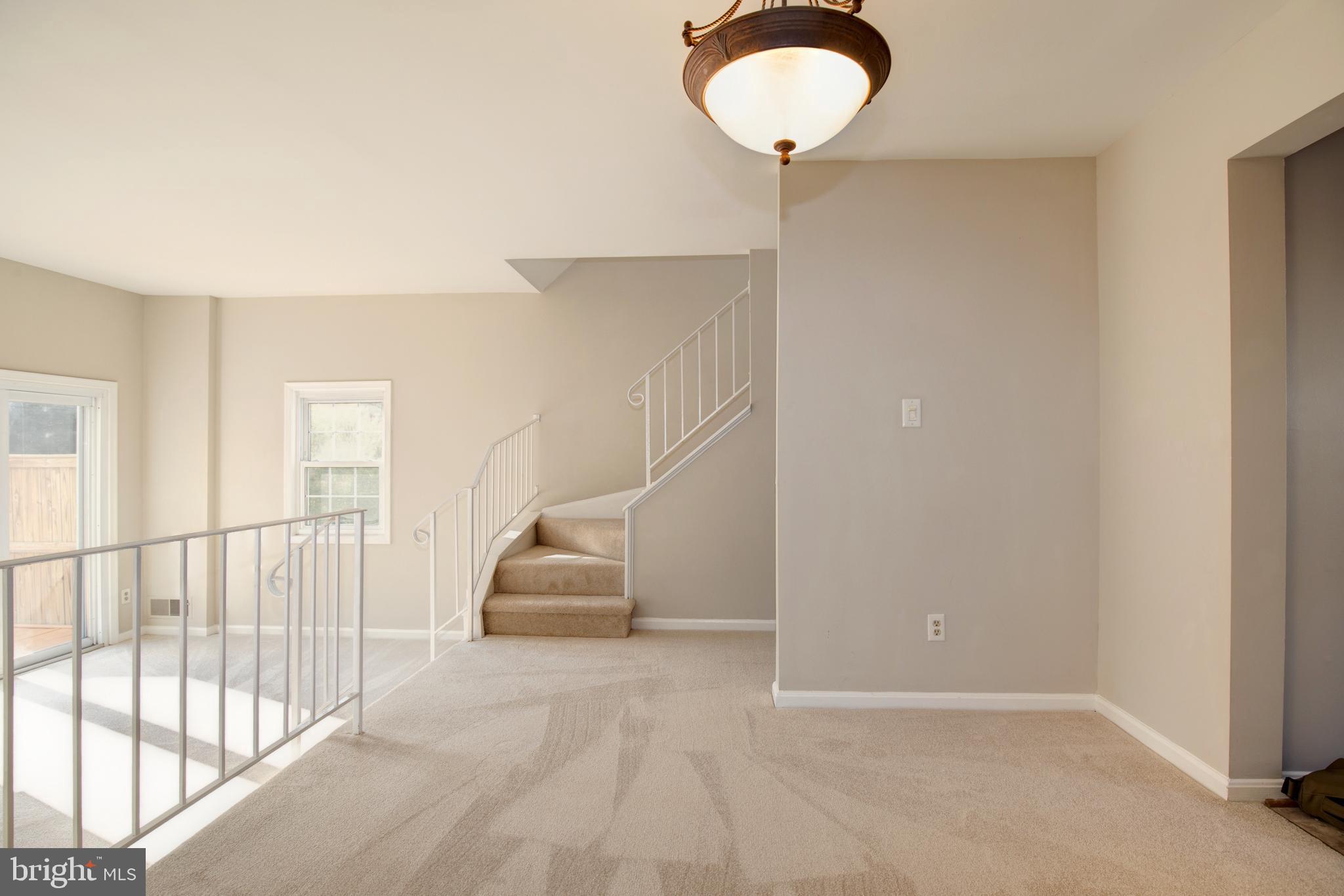 HILLSIDE MANOR - Residential