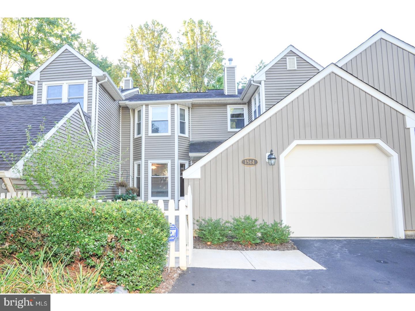 Gorgeous home located in the quiet cul-du-sac of the very desirable Tanglewood Community. Featuring cathedral ceilings in the master bedroom, and living room,upgraded kitchen with an exquisite granite countertop. NEW bathroom with jet tub, and stall shower. Hardwood floors at the entrance. recessed lighting, NEW windows, new a/c and furnace, New driveway and new fenced rear patio, backs in to wooded area, for MAXIMUM privacy. Close to all major highways.