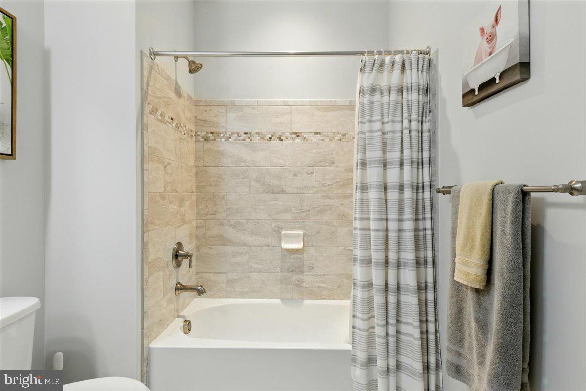 VILLAGES OF SAVANNAH - Residential Lease