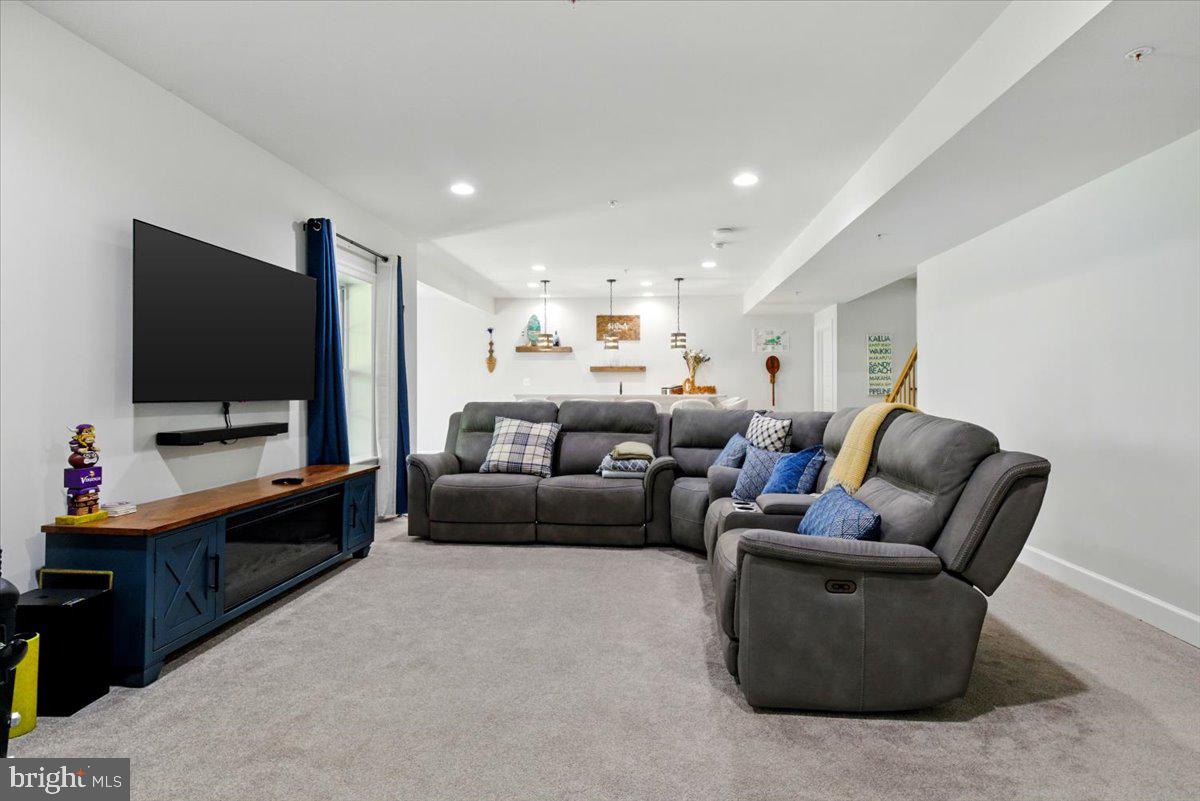 VILLAGES OF SAVANNAH - Residential Lease