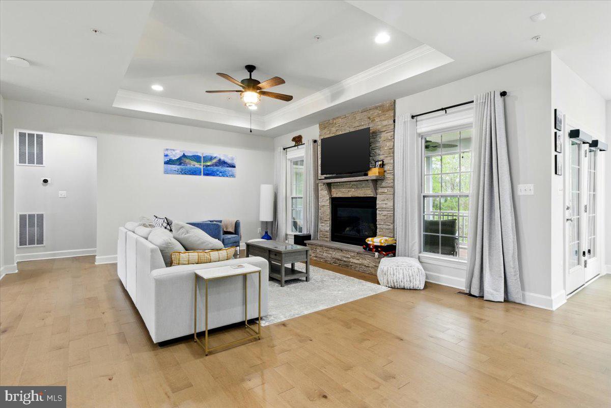 VILLAGES OF SAVANNAH - Residential Lease