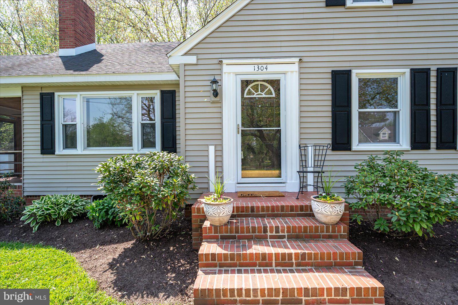 1304 HAZEL STREET