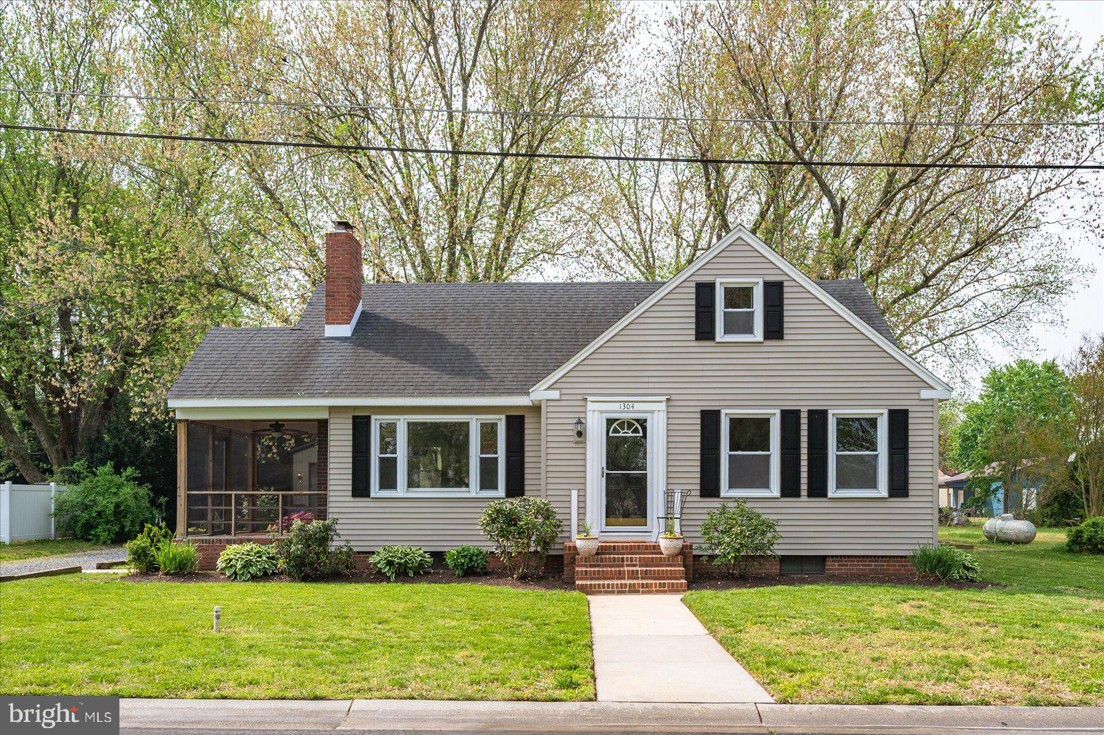 1304 HAZEL STREET