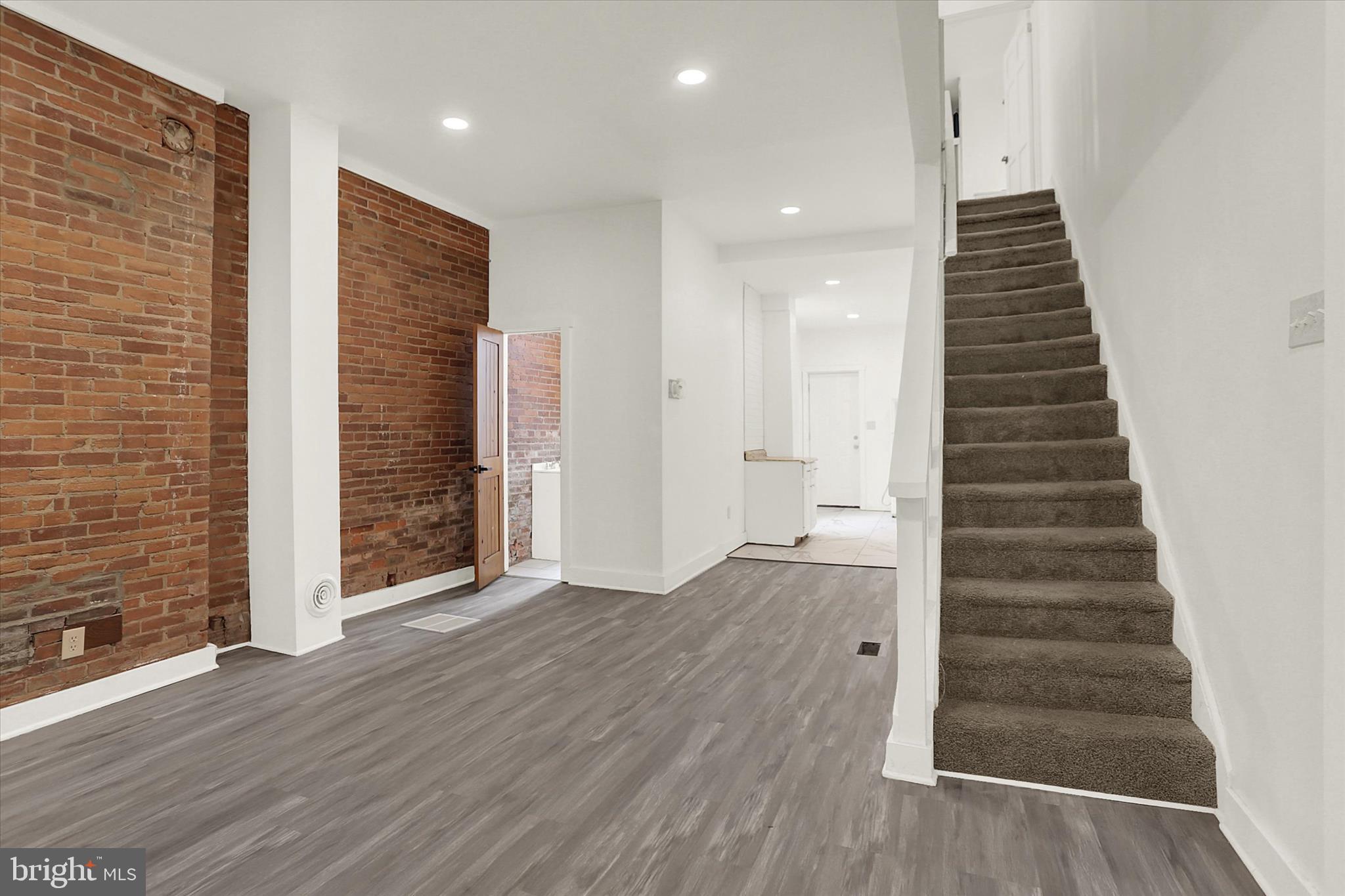 ALLISON HILL - Residential