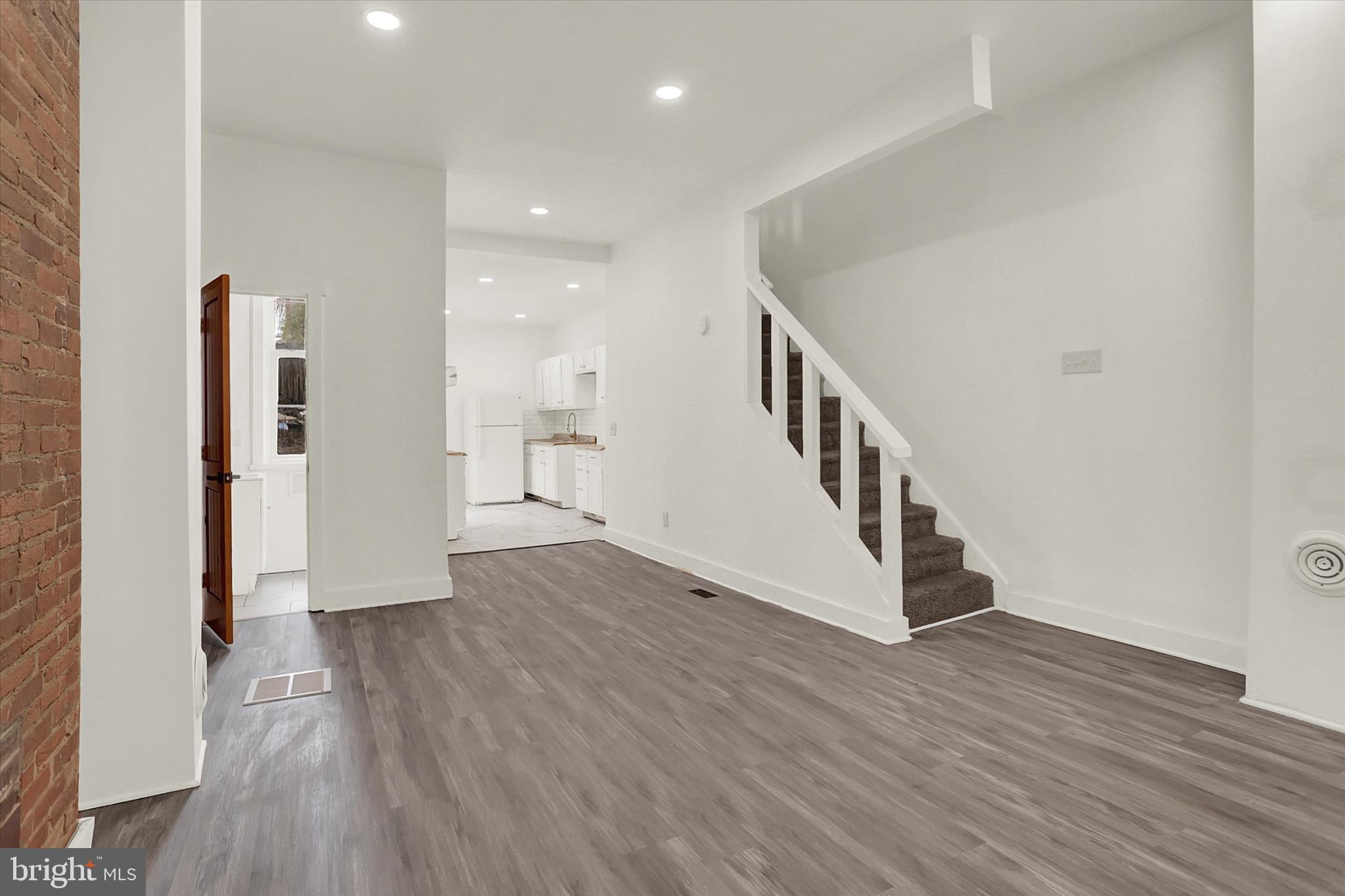 ALLISON HILL - Residential