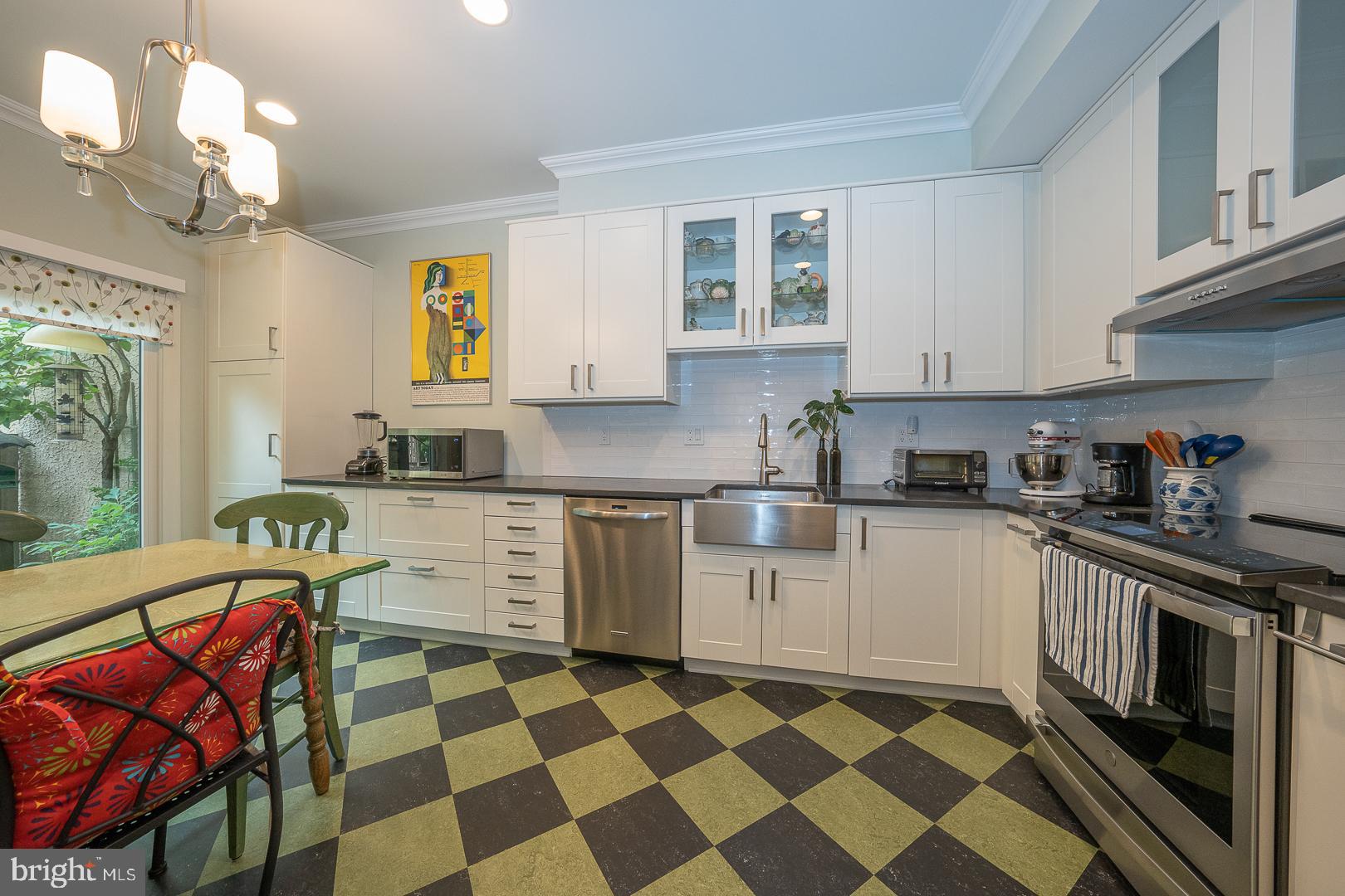 GREYTHORNE WOODS - Residential