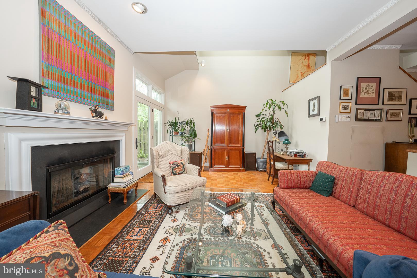 GREYTHORNE WOODS - Residential