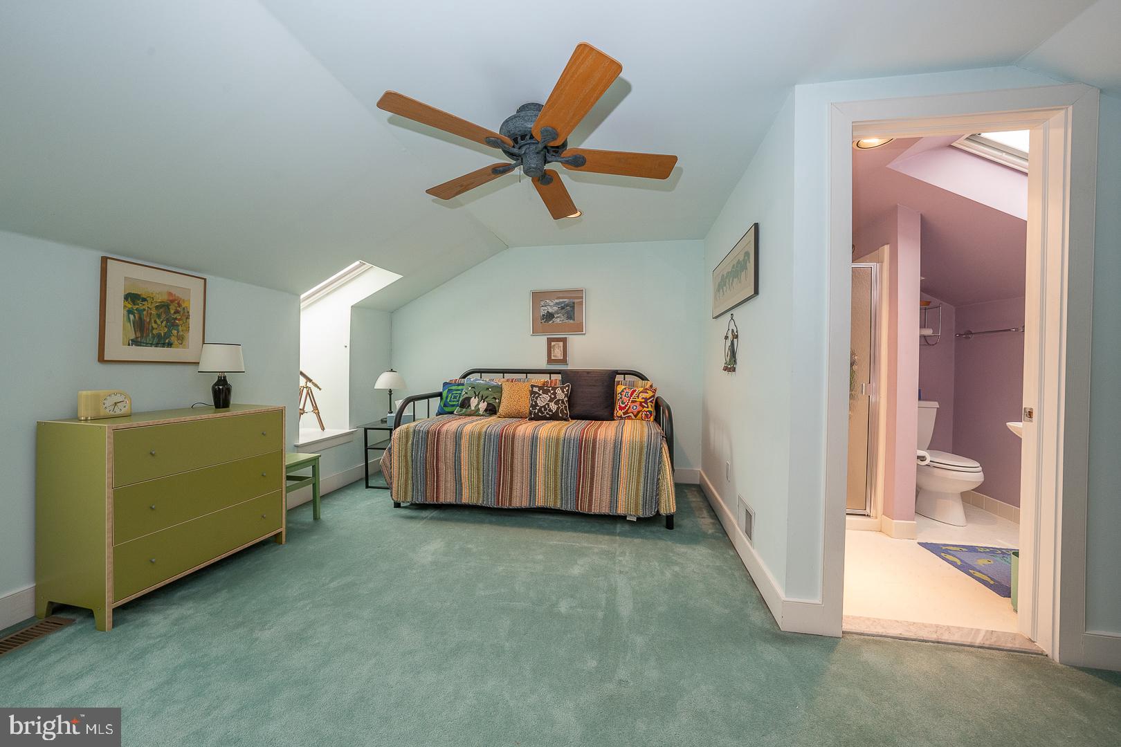 GREYTHORNE WOODS - Residential
