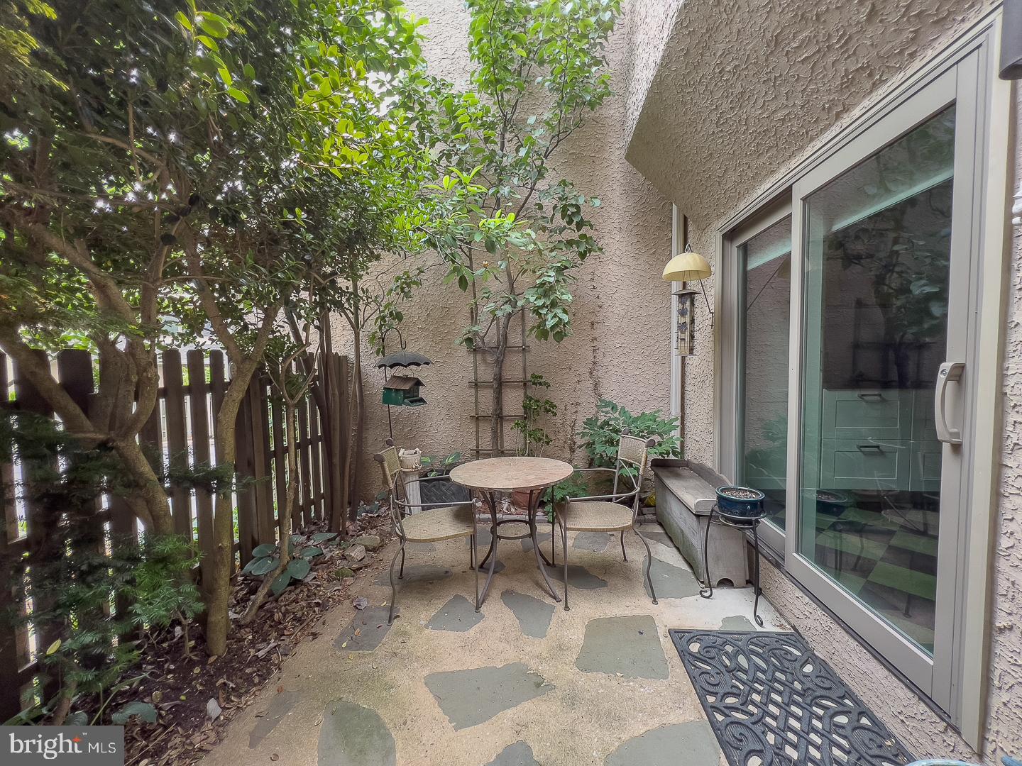GREYTHORNE WOODS - Residential
