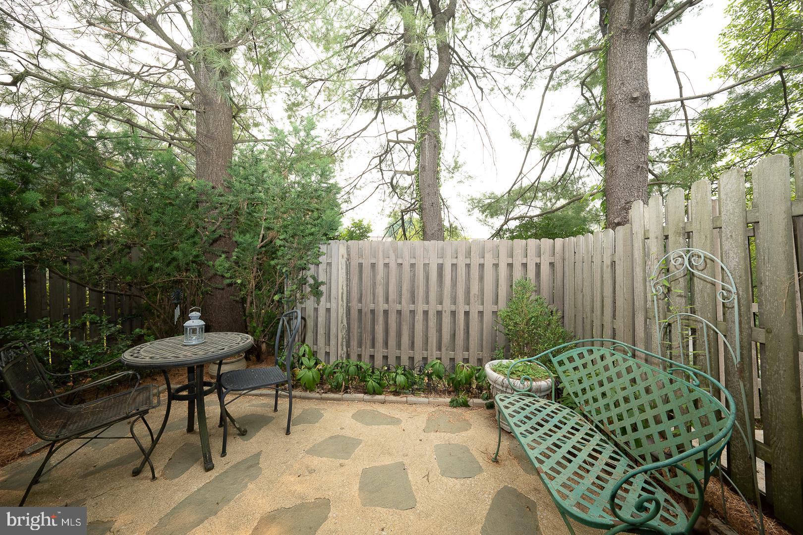 GREYTHORNE WOODS - Residential
