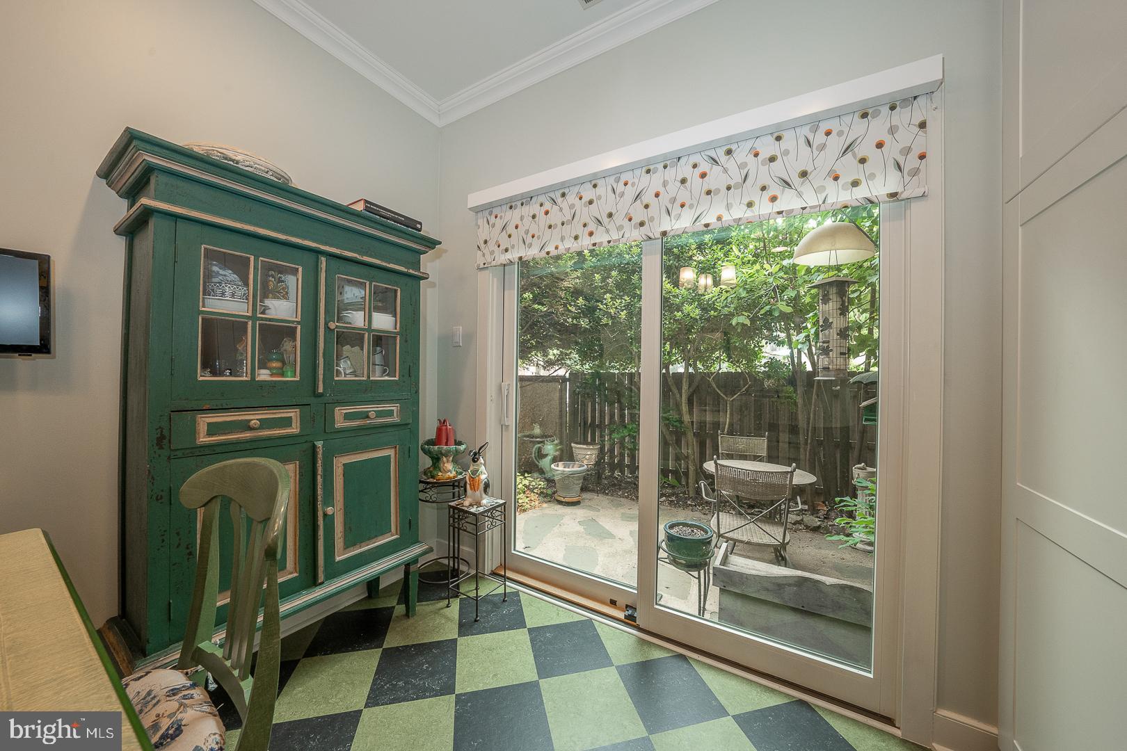 GREYTHORNE WOODS - Residential