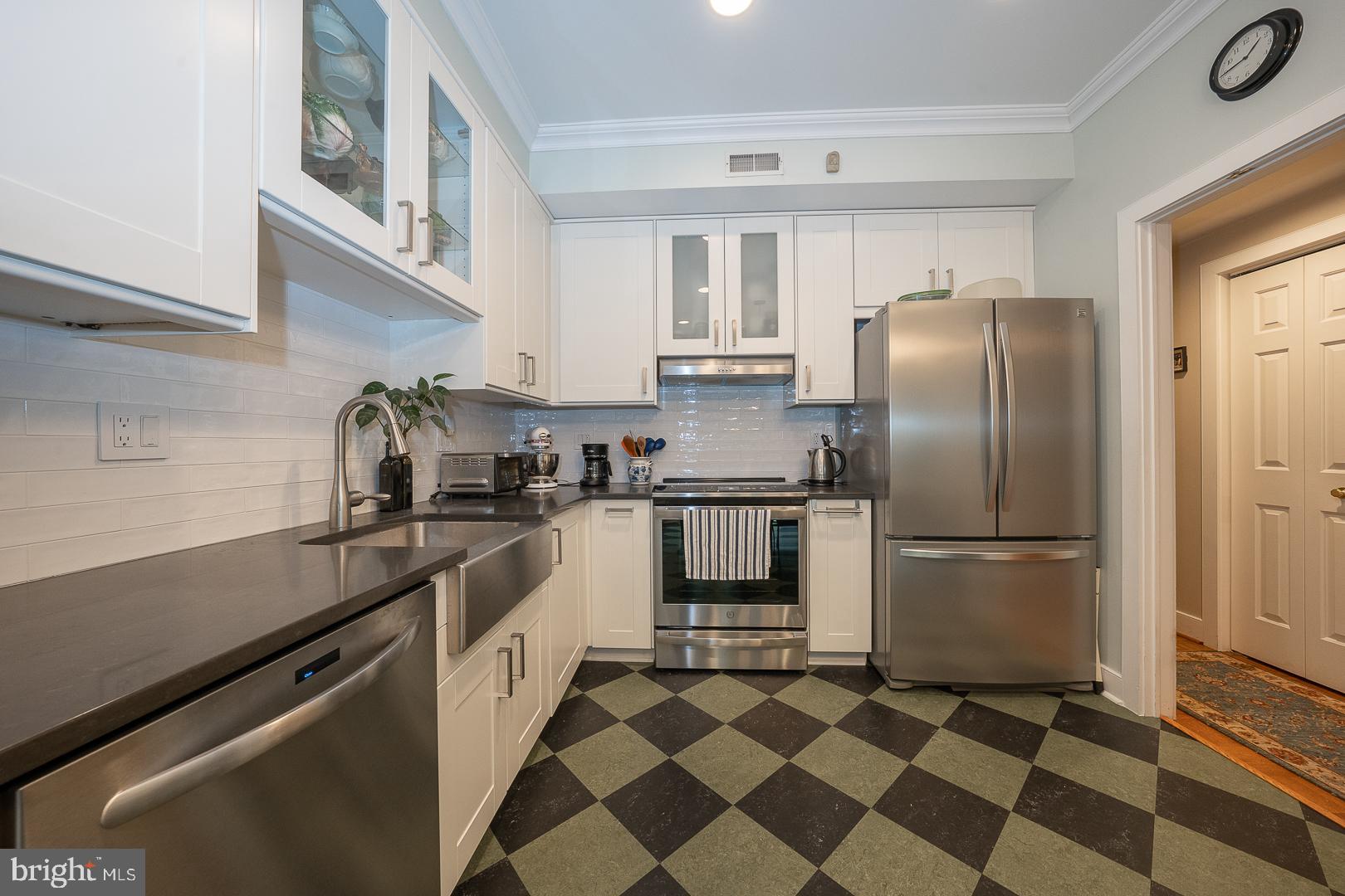 GREYTHORNE WOODS - Residential