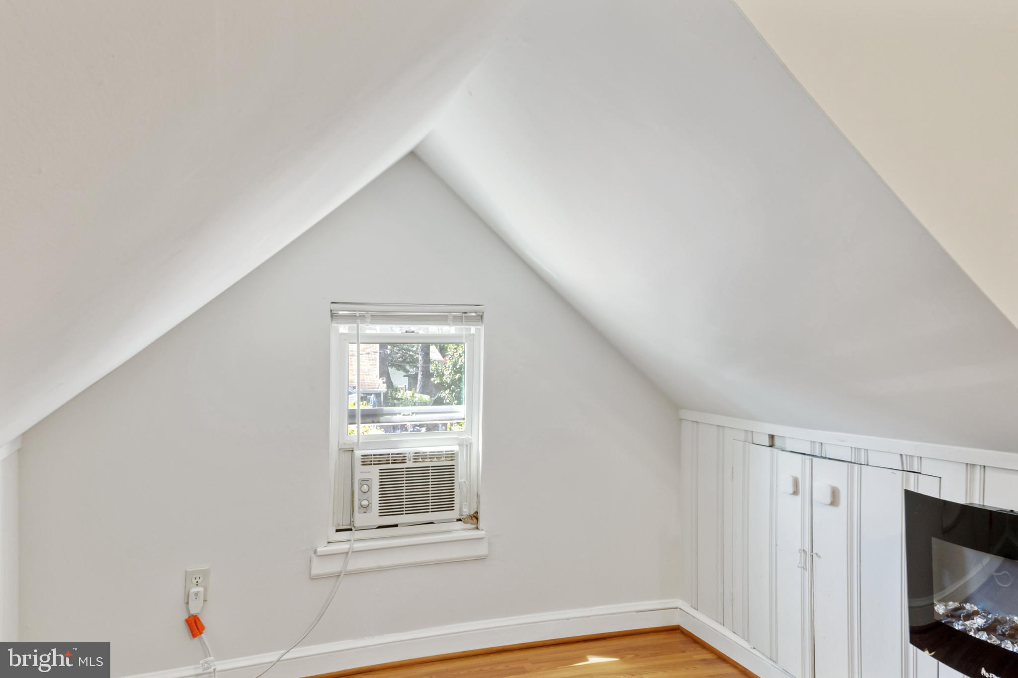 RADIANT VALLEY - Residential Lease