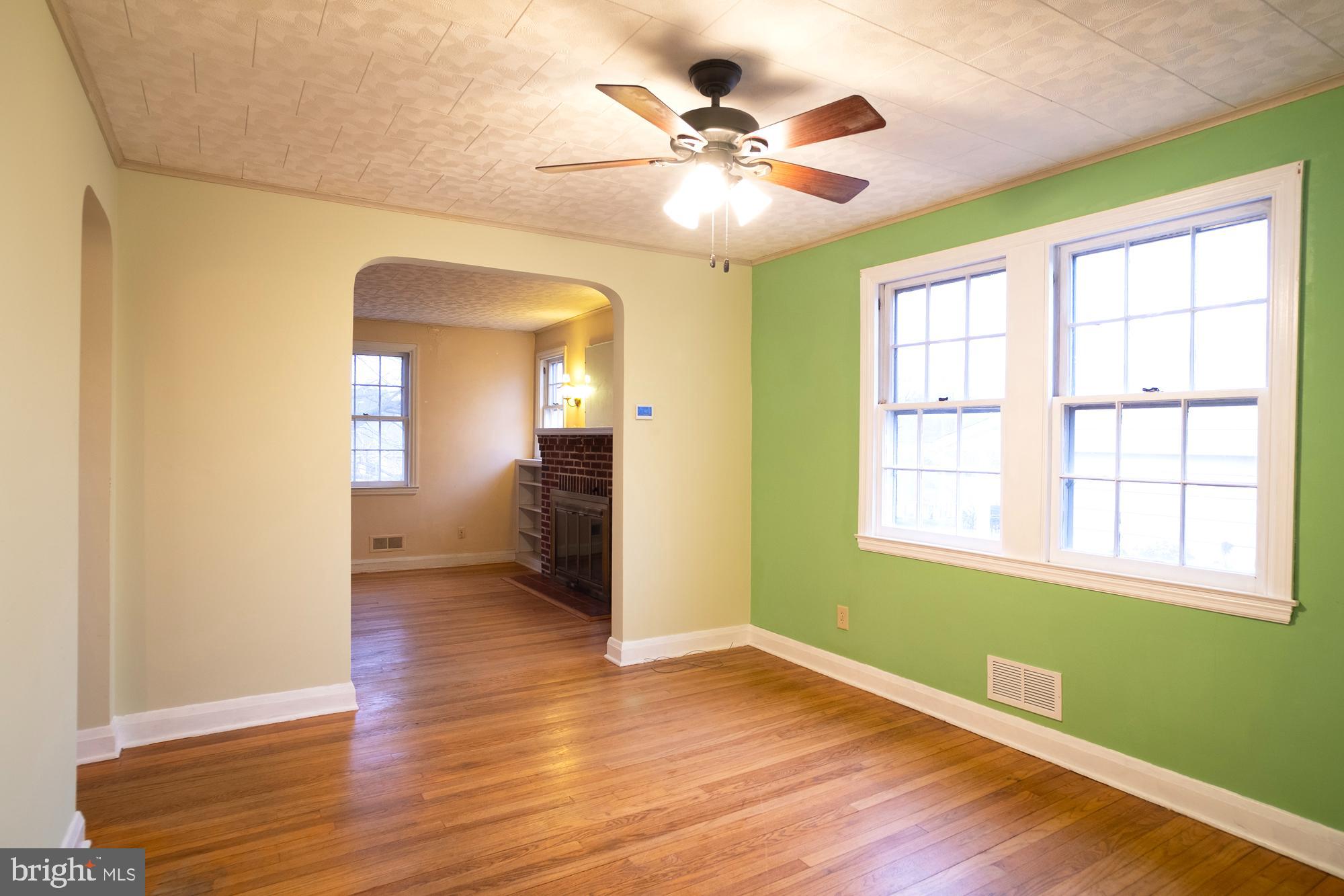 230 N BEAUMONT AVENUE