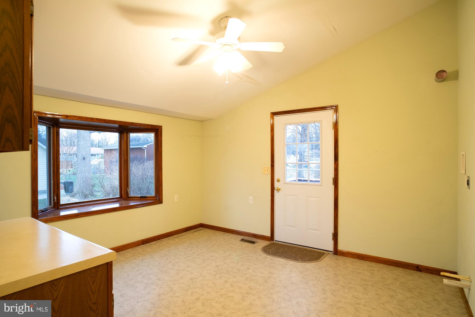 230 N BEAUMONT AVENUE