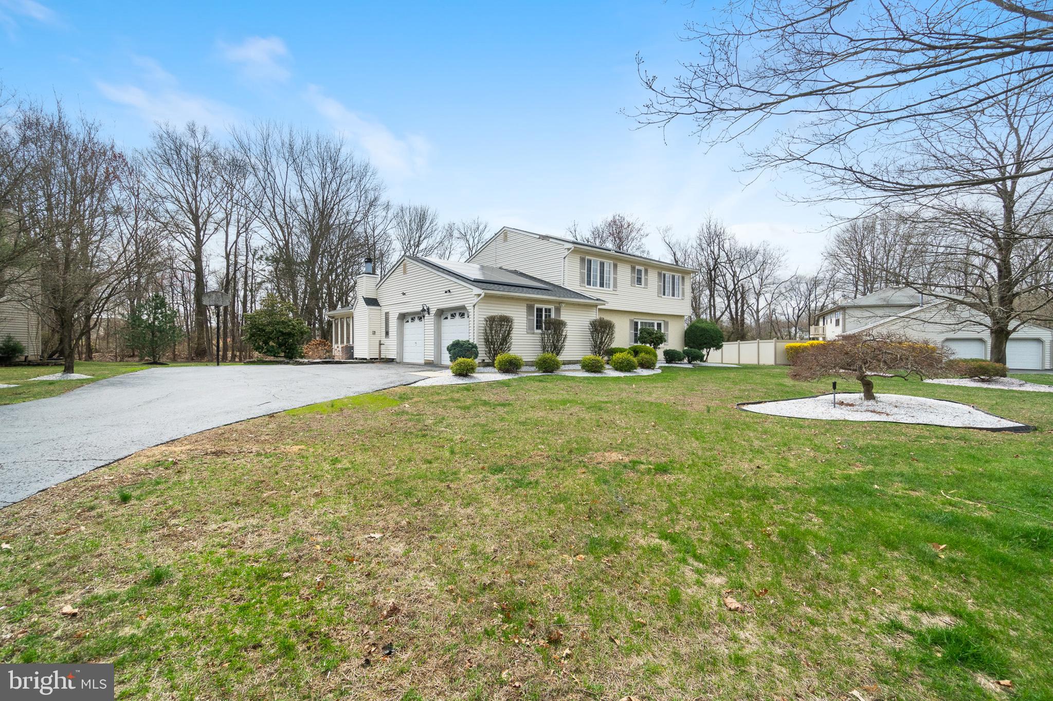 17 WAYNE WAY