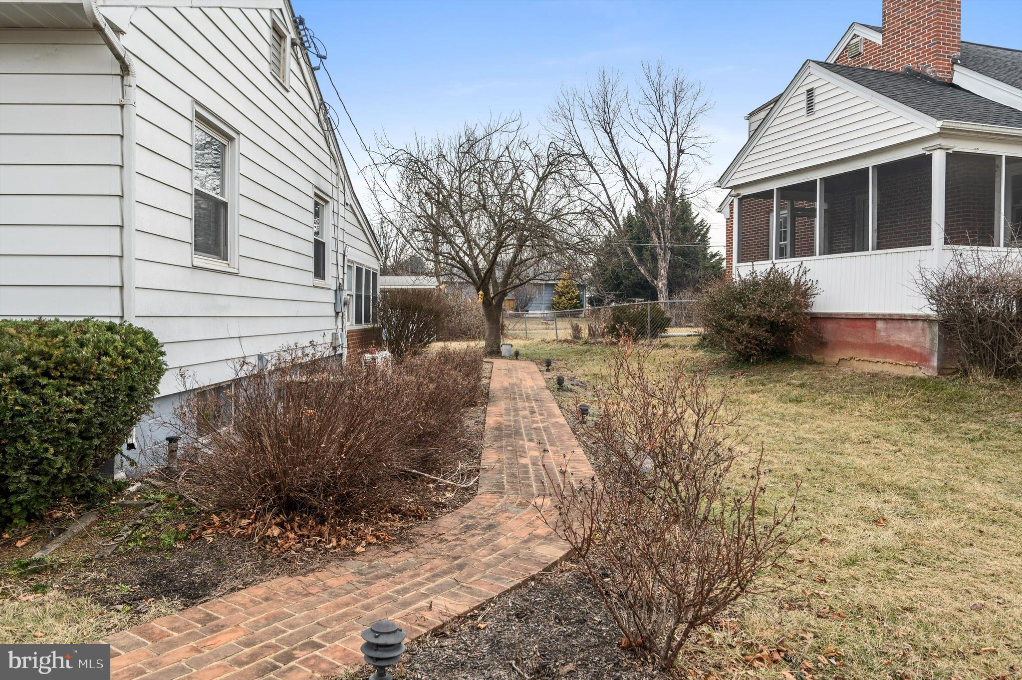 BERKELEY MANOR - Residential