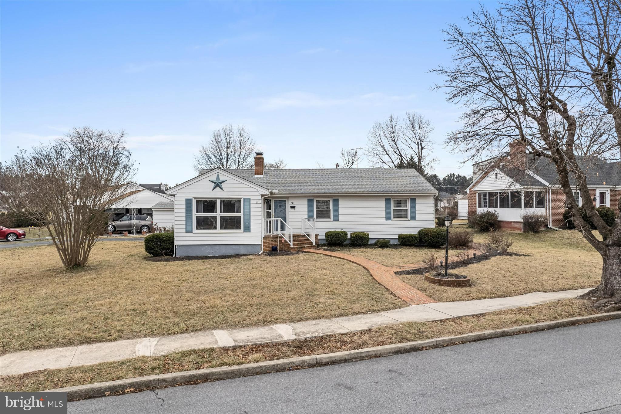 BERKELEY MANOR - Residential