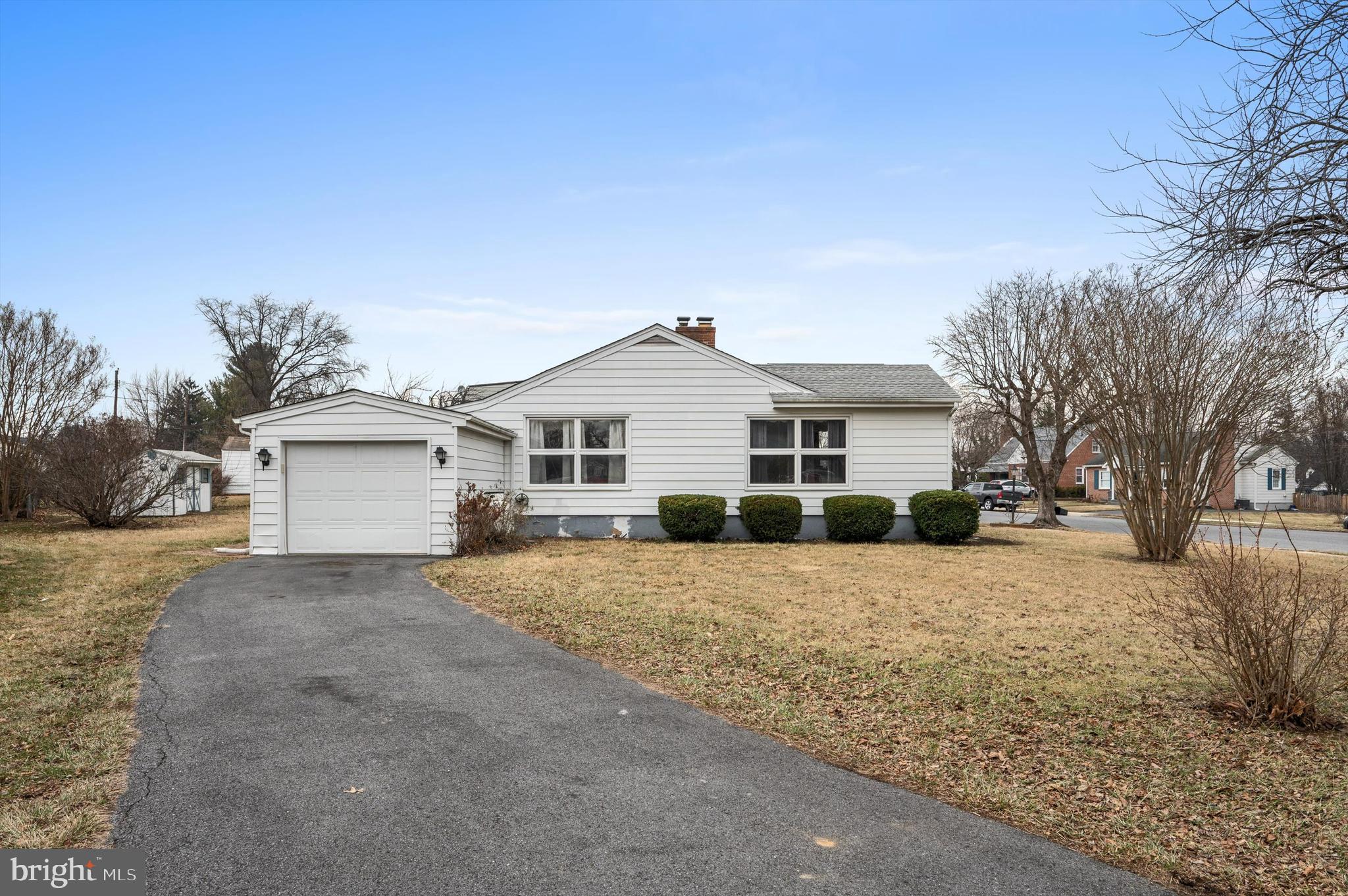 BERKELEY MANOR - Residential