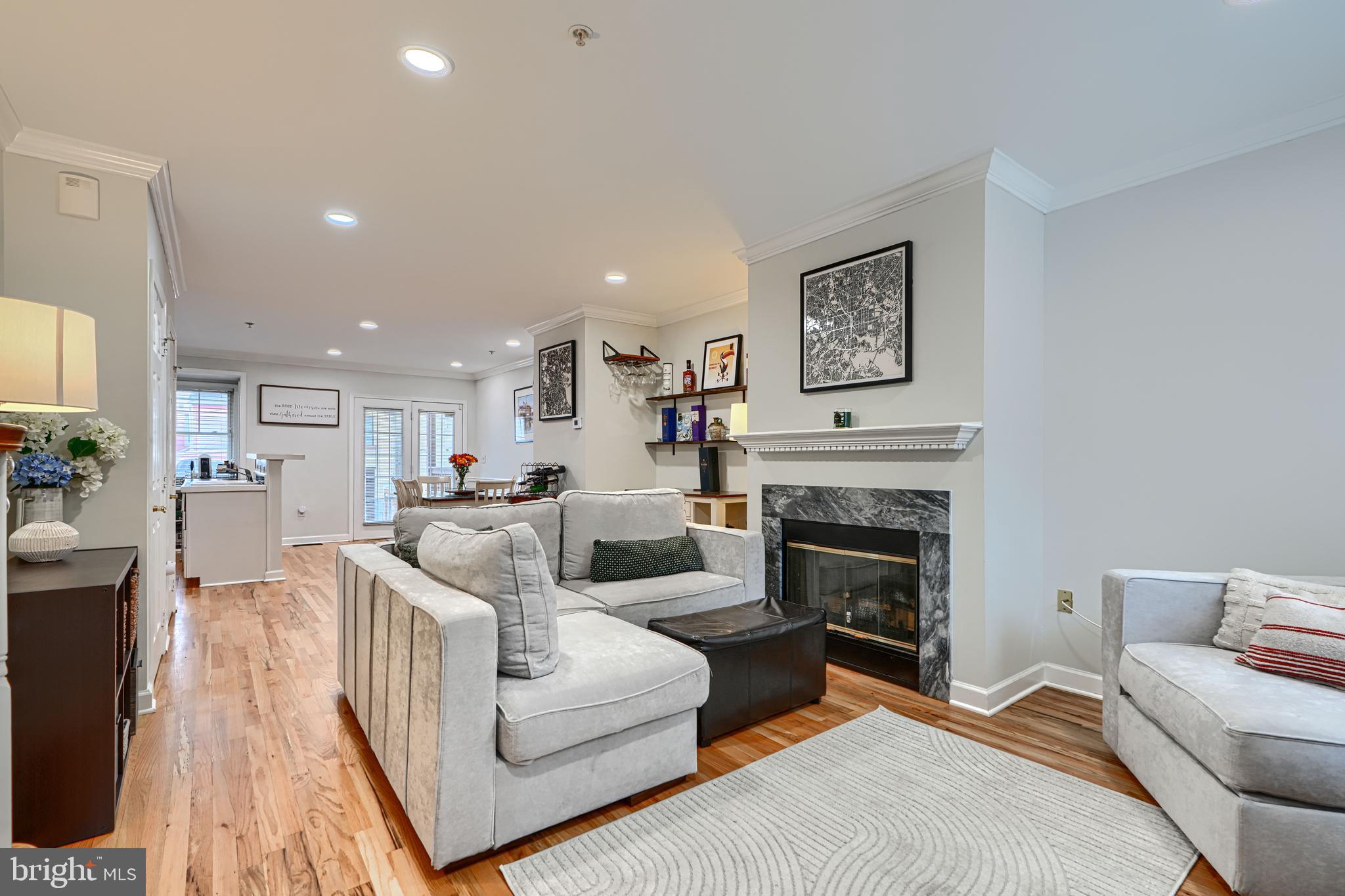 1022 S STREEPER STREET