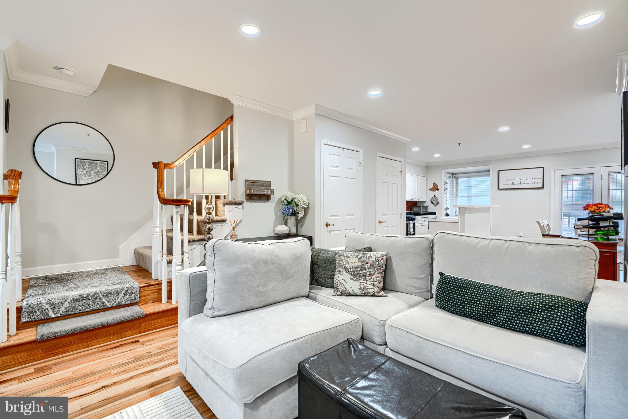 1022 S STREEPER STREET