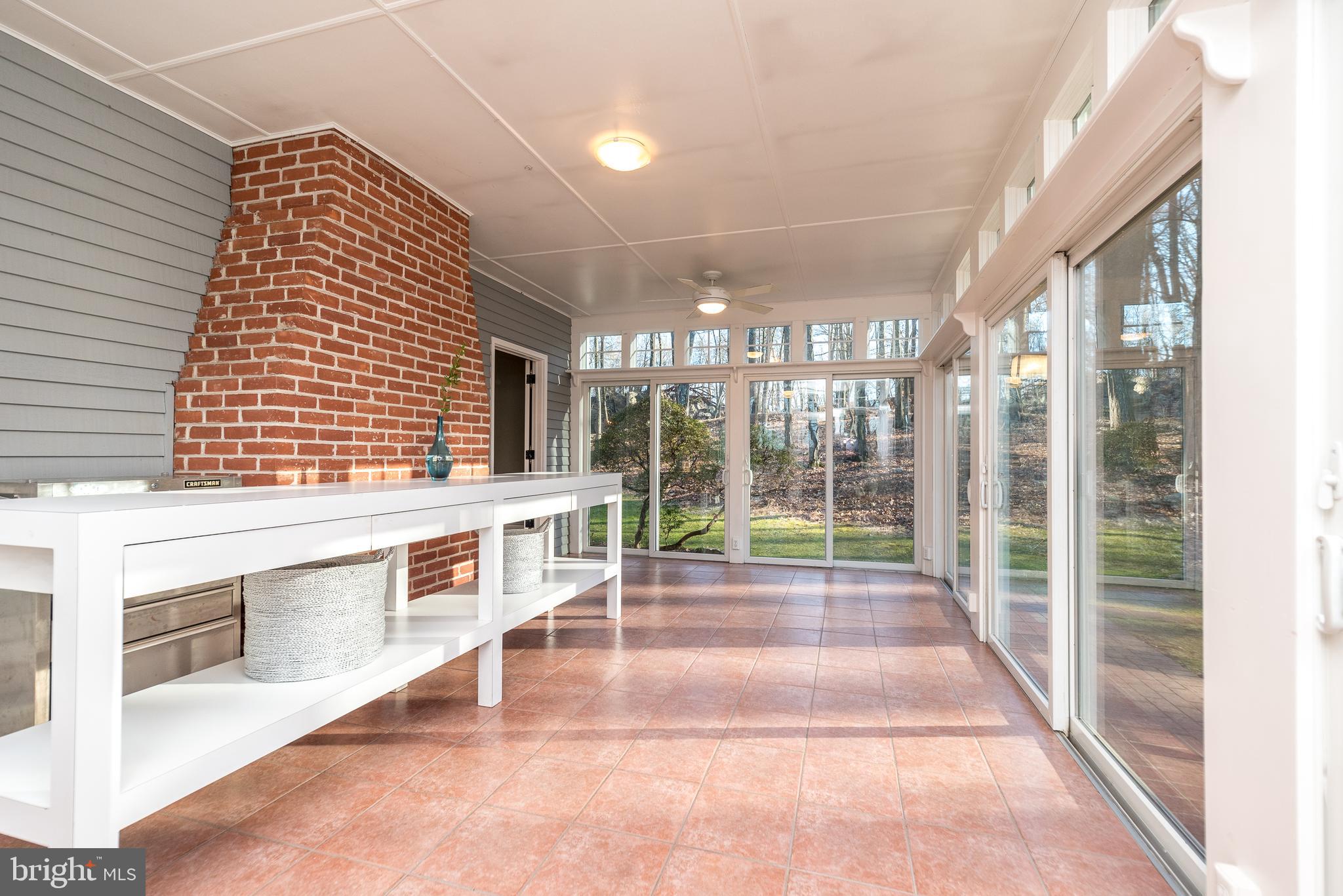 LAUREL RIDGE - Residential