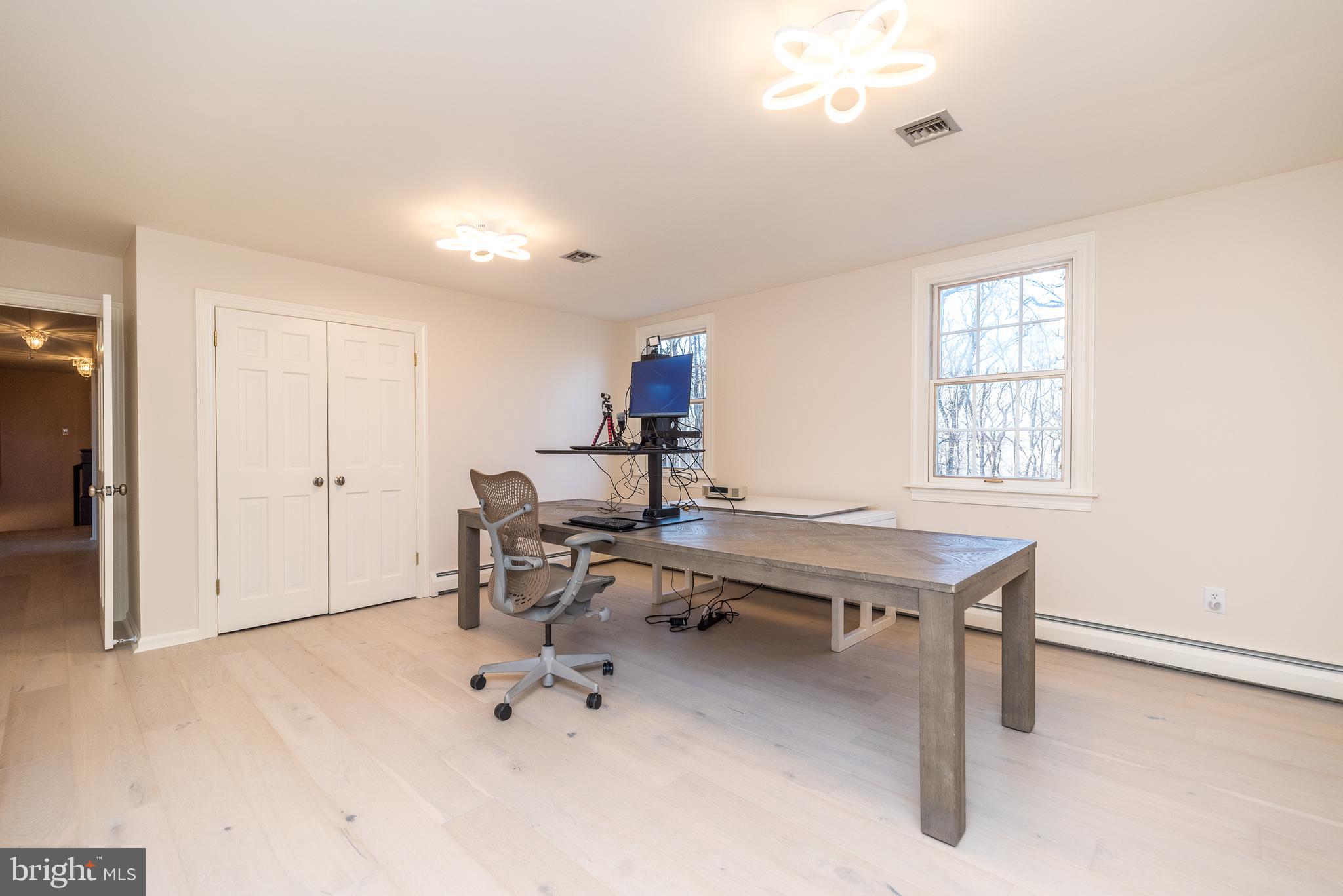 LAUREL RIDGE - Residential