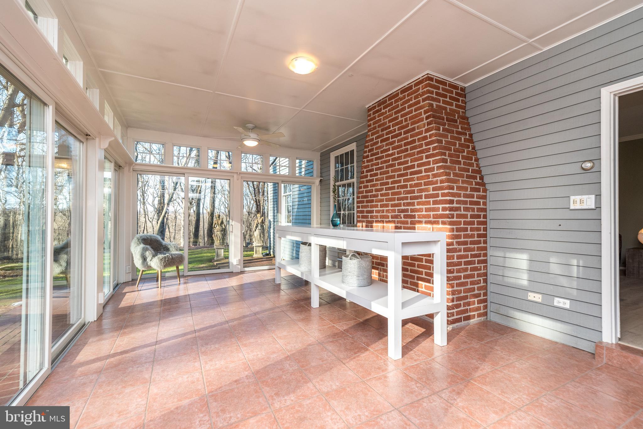 LAUREL RIDGE - Residential