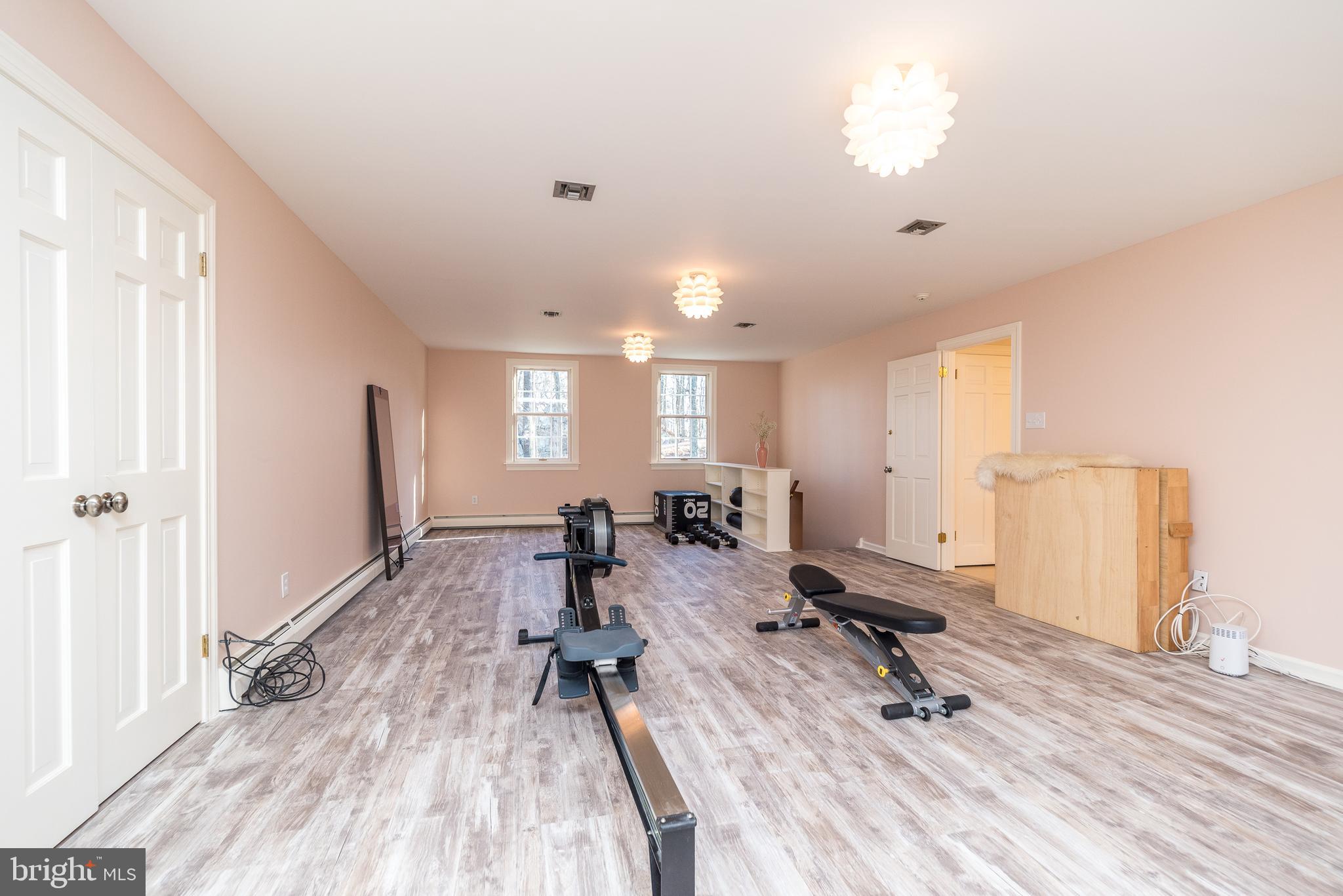 LAUREL RIDGE - Residential