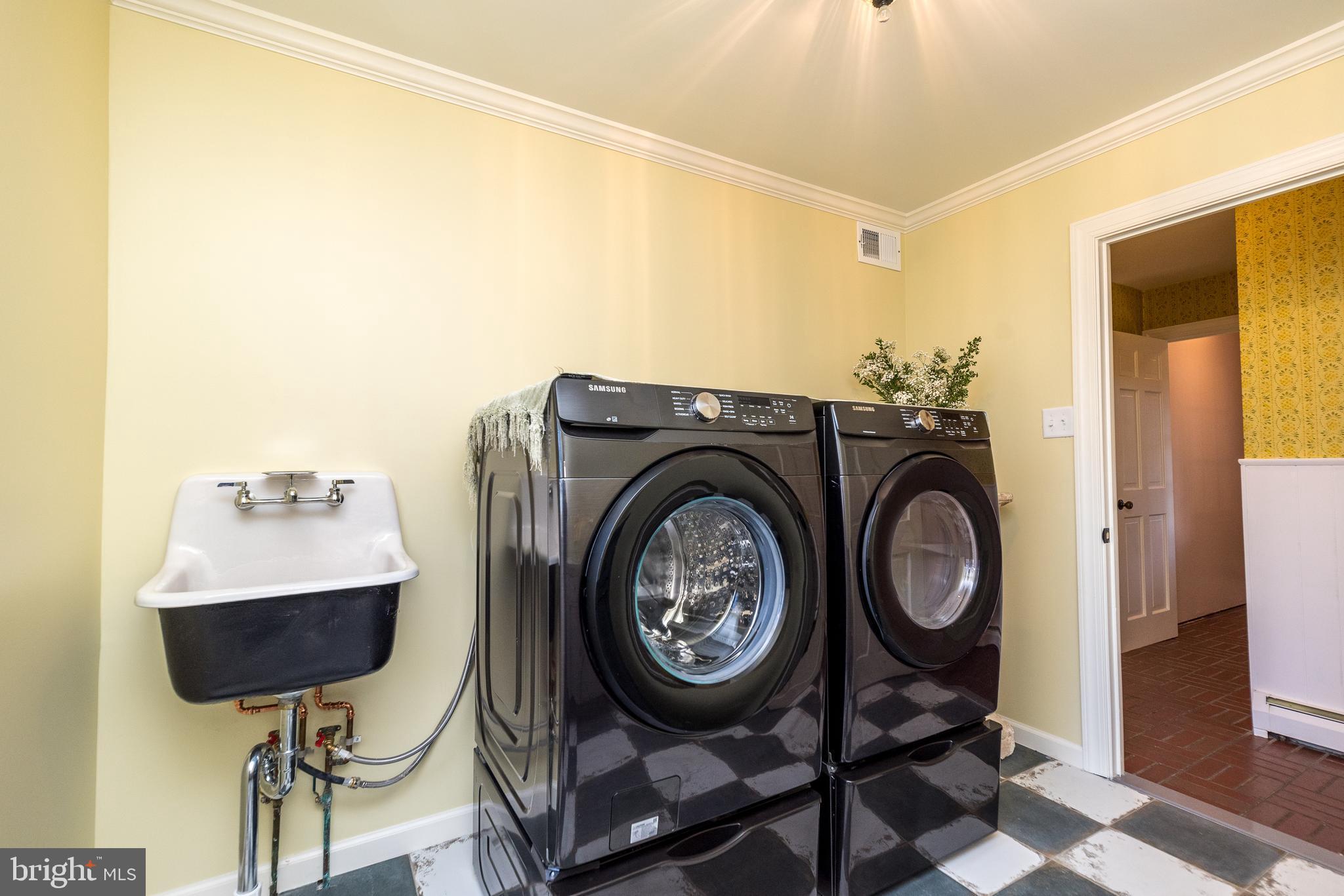 LAUREL RIDGE - Residential