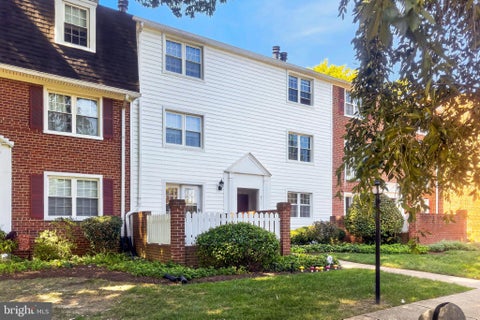 Photo of 2711 S Walter Reed Drive #A, ARLINGTON, VA 22206 (MLS # VAAR2079154)