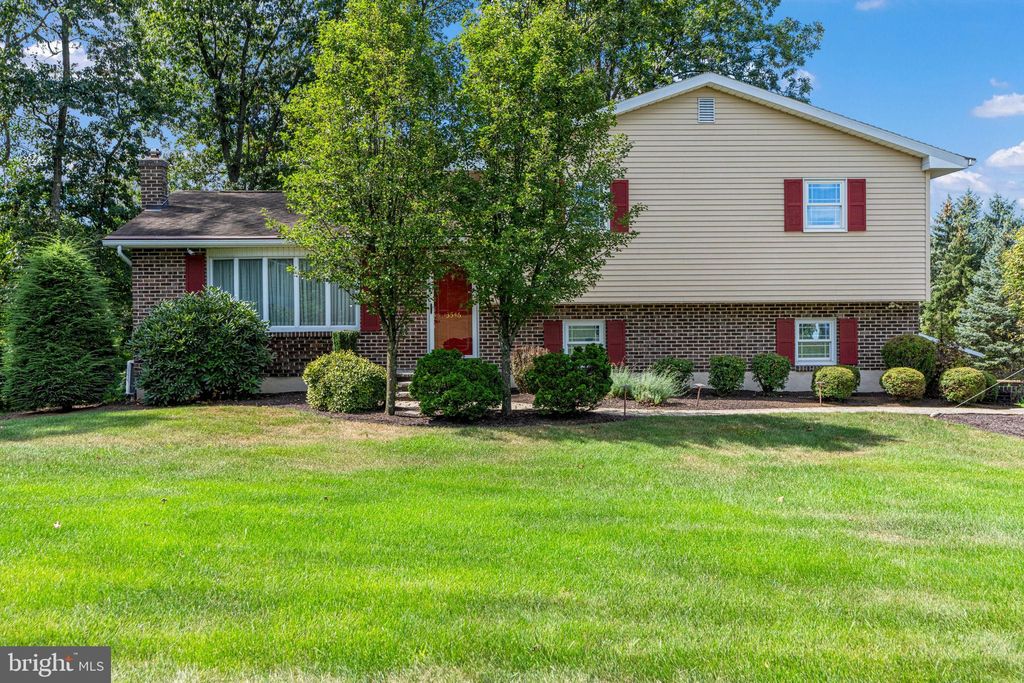 Photo of 3546 Oak Ridge Drive, SLATINGTON, PA 18080 (MLS # PALH2013422)