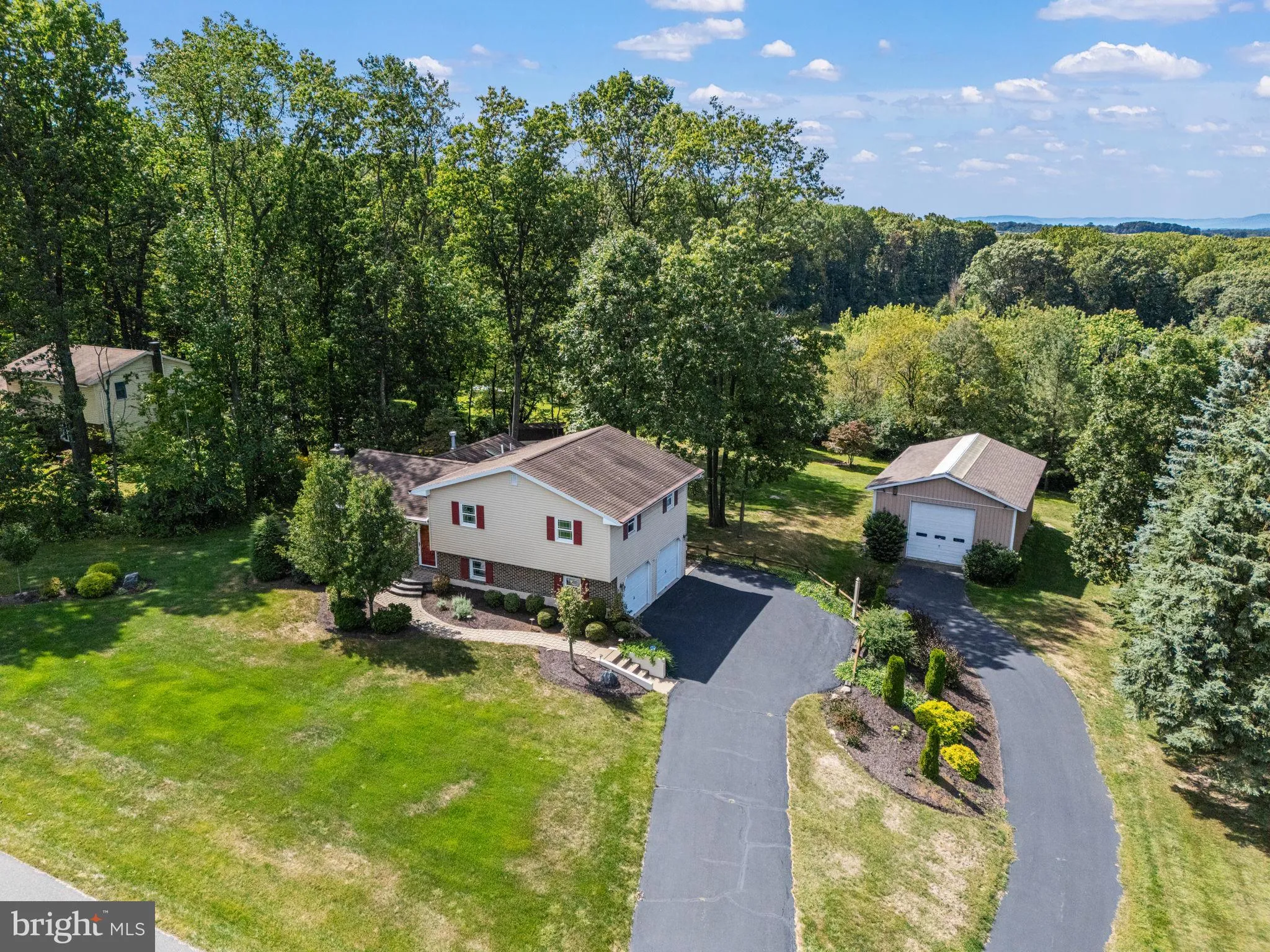 Slatington, Pennsylvania 18080, United States, 3 Bedrooms Bedrooms, ,2 BathroomsBathrooms,Residential,Active,215839