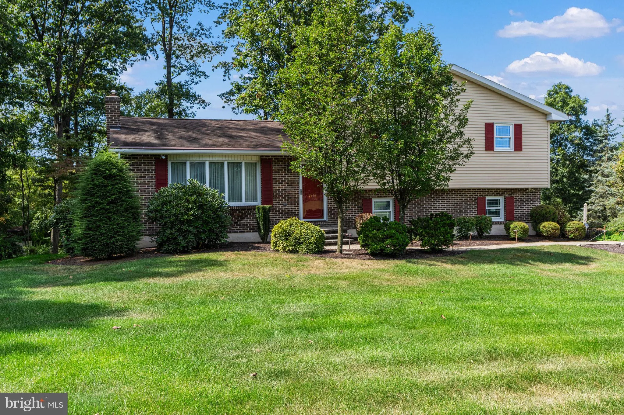 Slatington, Pennsylvania 18080, United States, 3 Bedrooms Bedrooms, ,2 BathroomsBathrooms,Residential,Active,215839