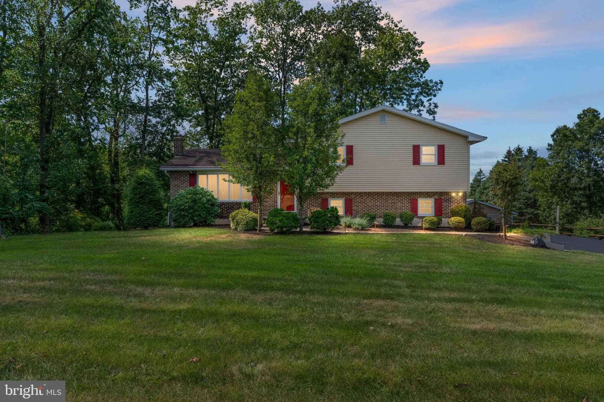 Slatington, Pennsylvania 18080, United States, 3 Bedrooms Bedrooms, ,2 BathroomsBathrooms,Residential,Active,215839