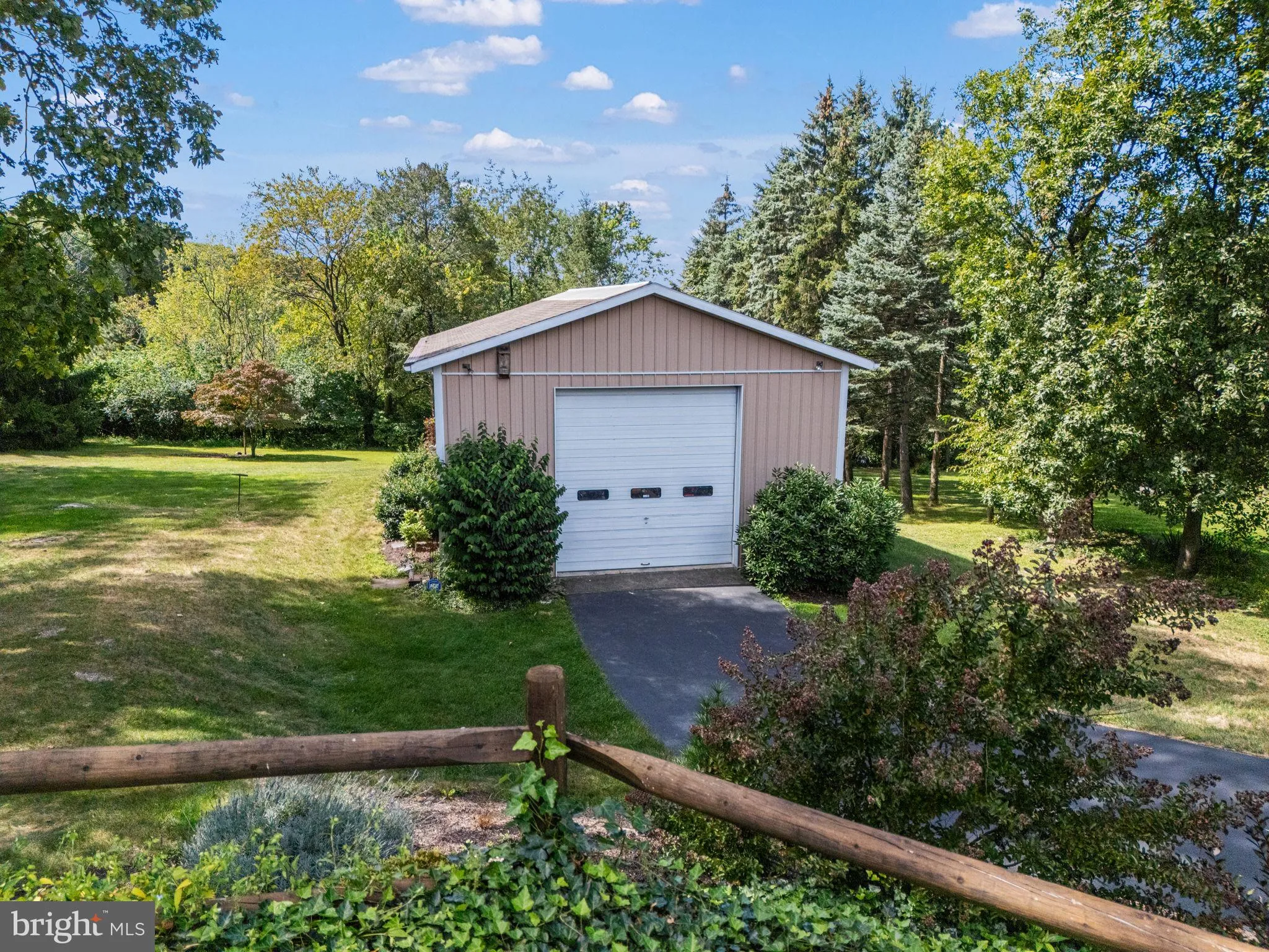 Slatington, Pennsylvania 18080, United States, 3 Bedrooms Bedrooms, ,2 BathroomsBathrooms,Residential,Active,215839