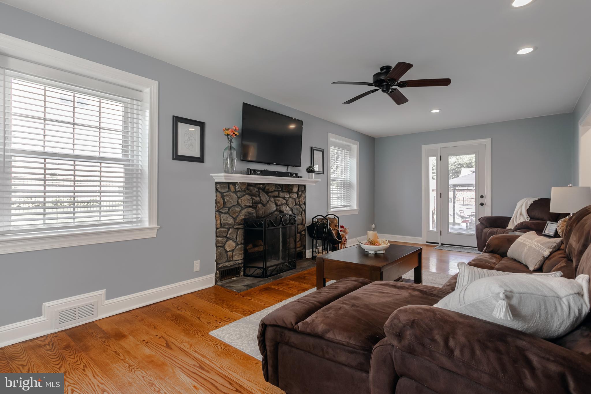 ARONIMINK ESTATES - Residential