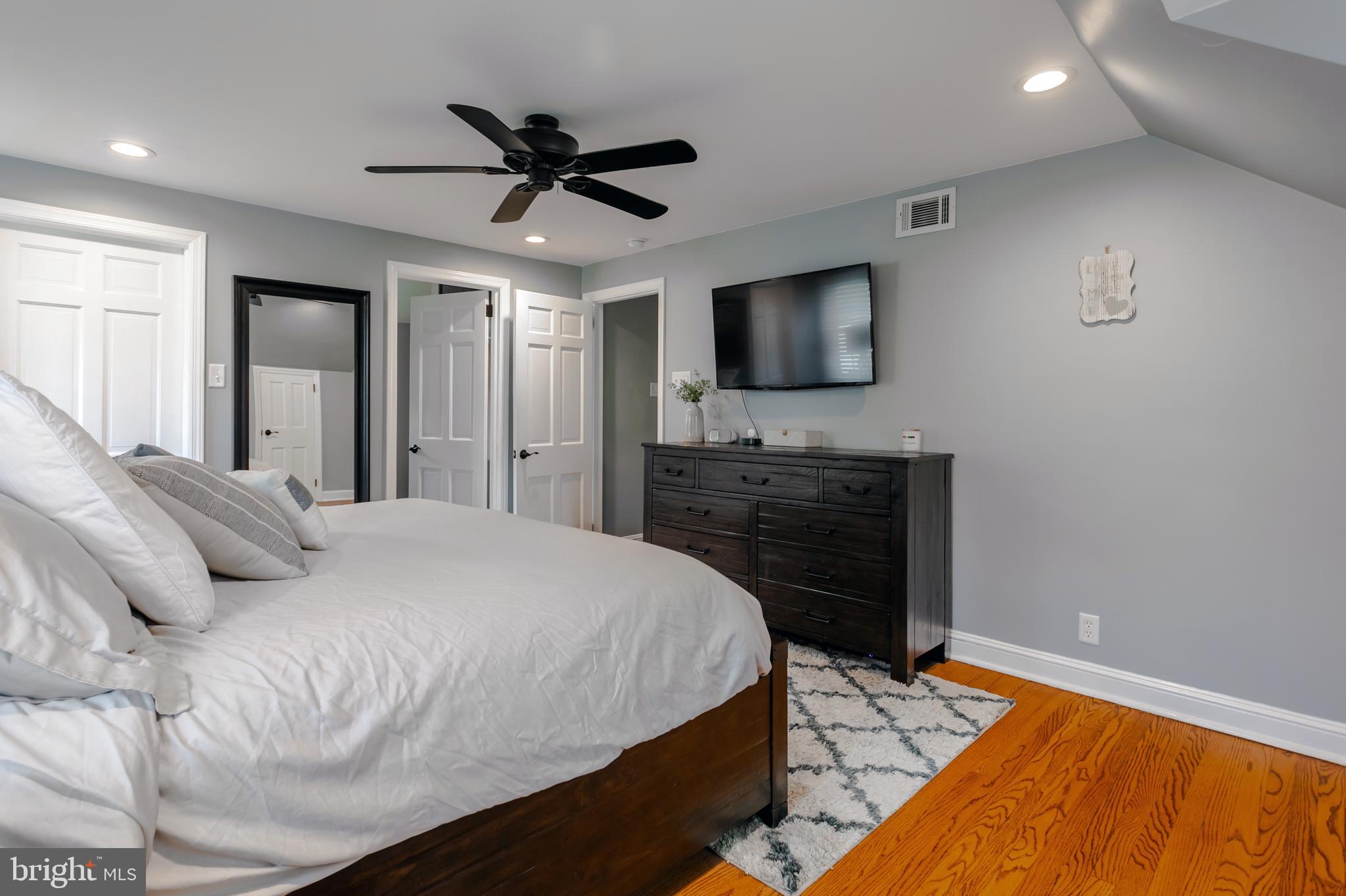 ARONIMINK ESTATES - Residential