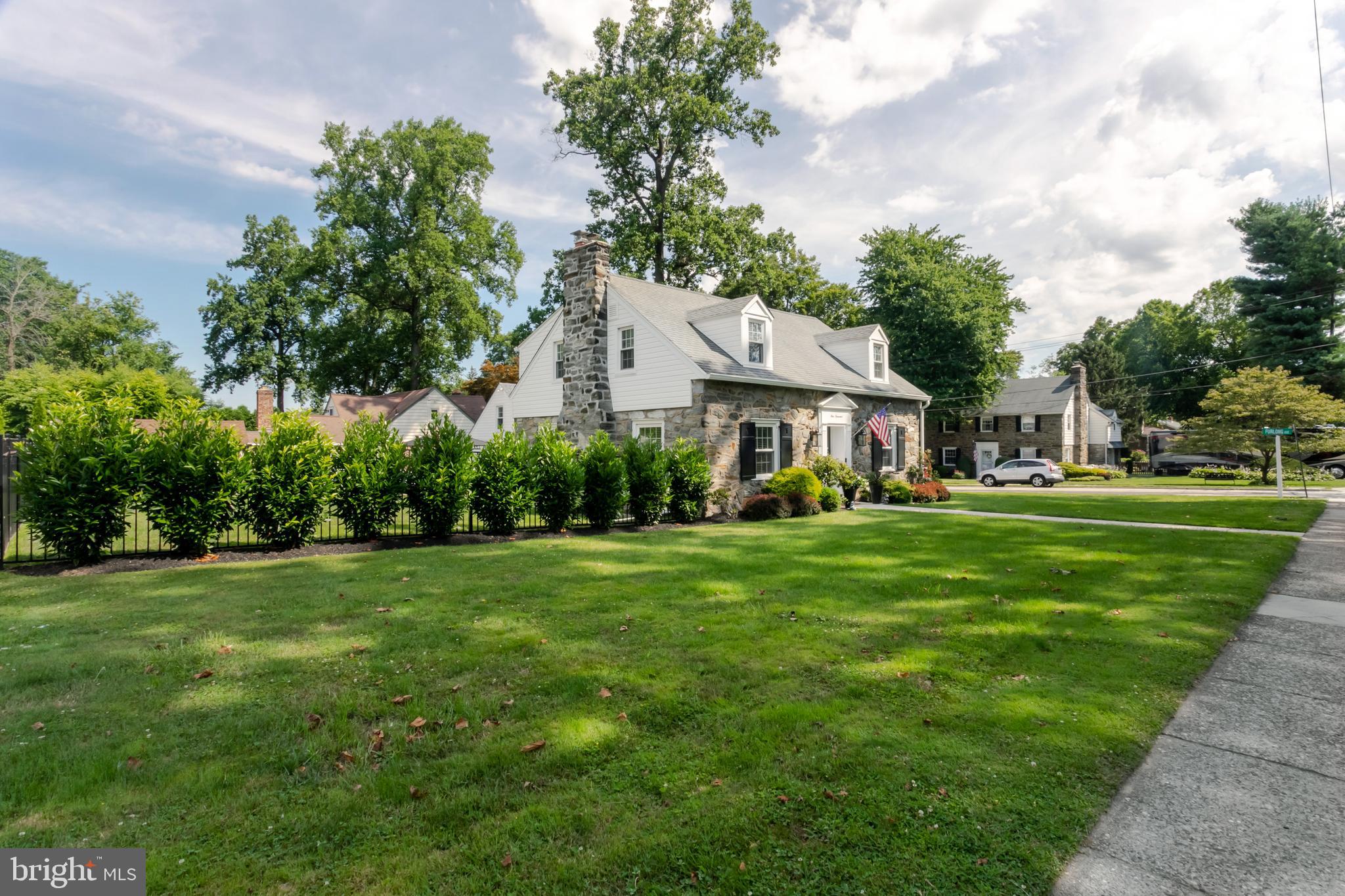 ARONIMINK ESTATES - Residential