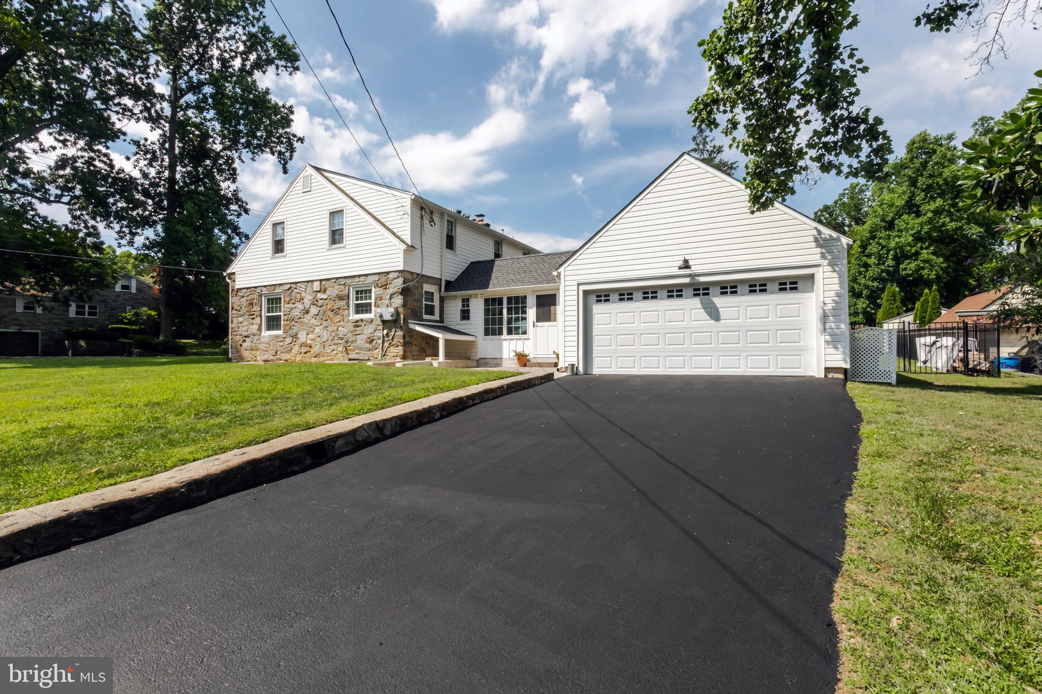 ARONIMINK ESTATES - Residential