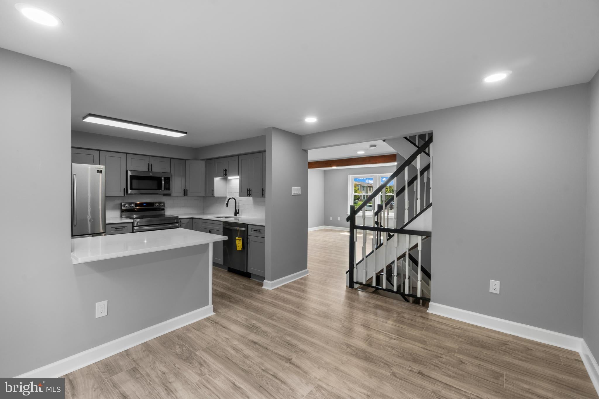 158 SPECTATOR LANE