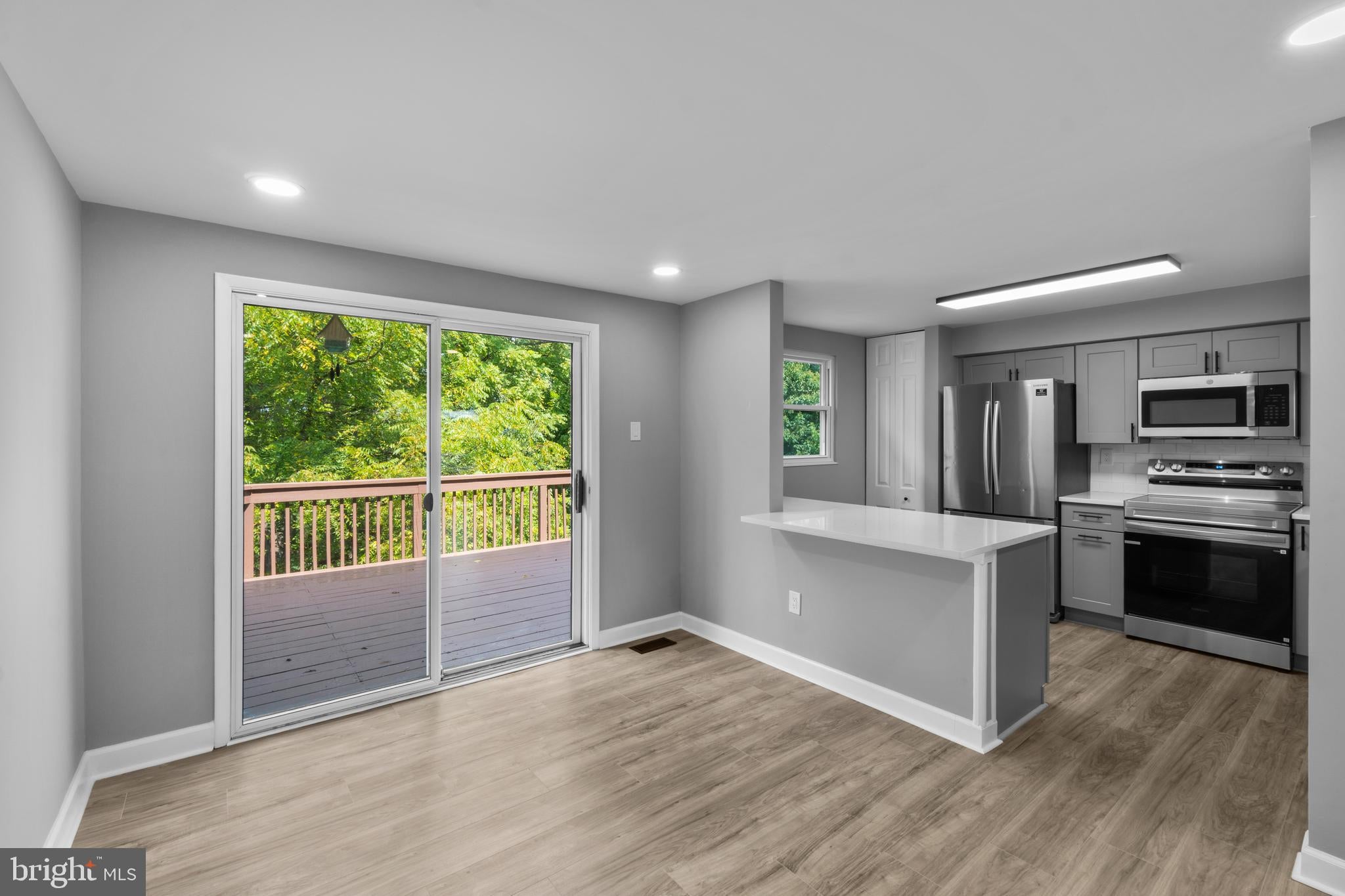 158 SPECTATOR LANE