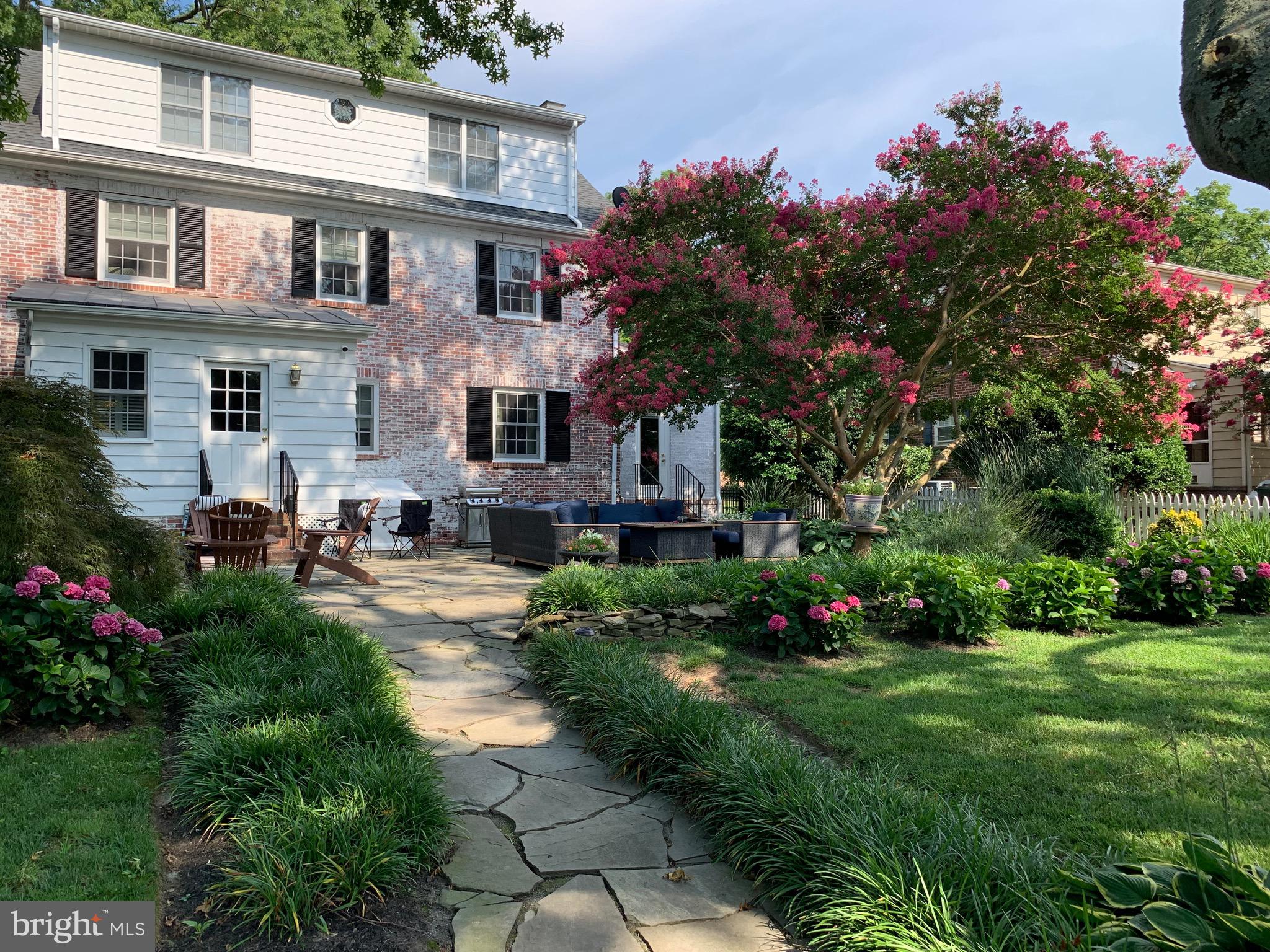 301 WASHINGTON STREET S