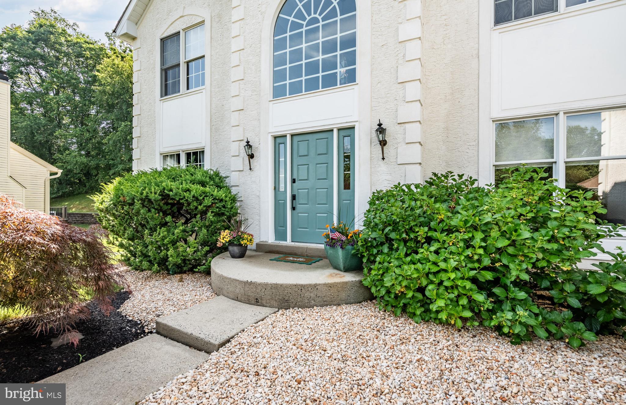 1361 WOODED KNOLLS