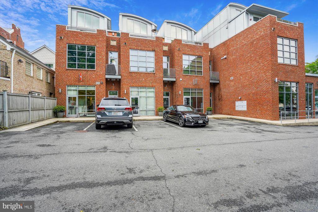 Photo of 2713 Mount Vernon Avenue, ALEXANDRIA, VA 22301 (MLS # VAAX2048266)