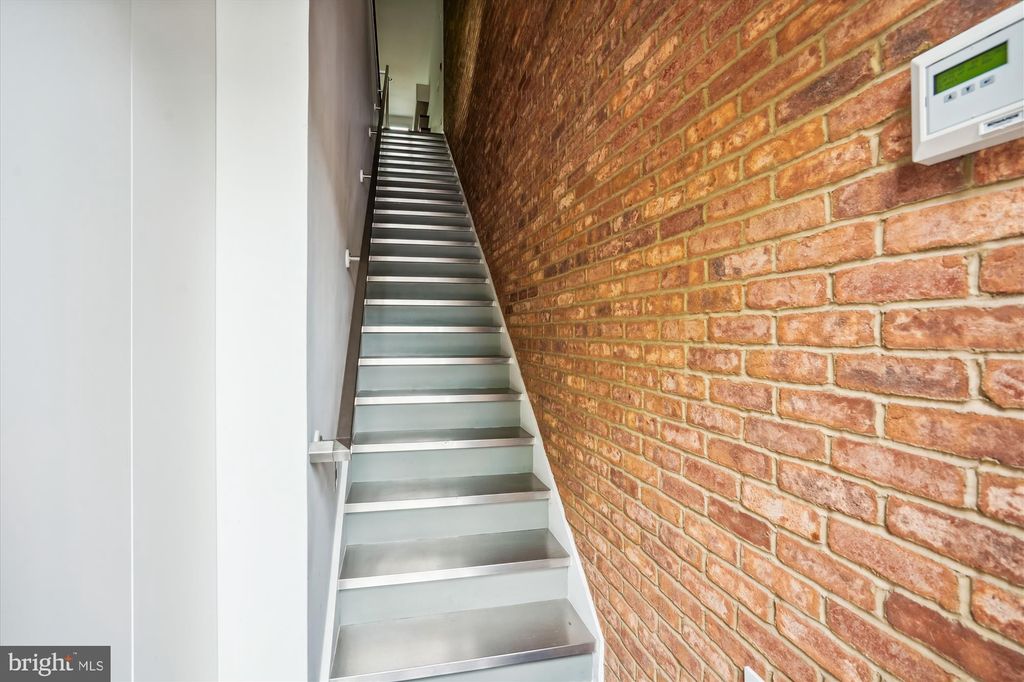 Photo of 2713 Mount Vernon Avenue, ALEXANDRIA, VA 22301 (MLS # VAAX2048266)