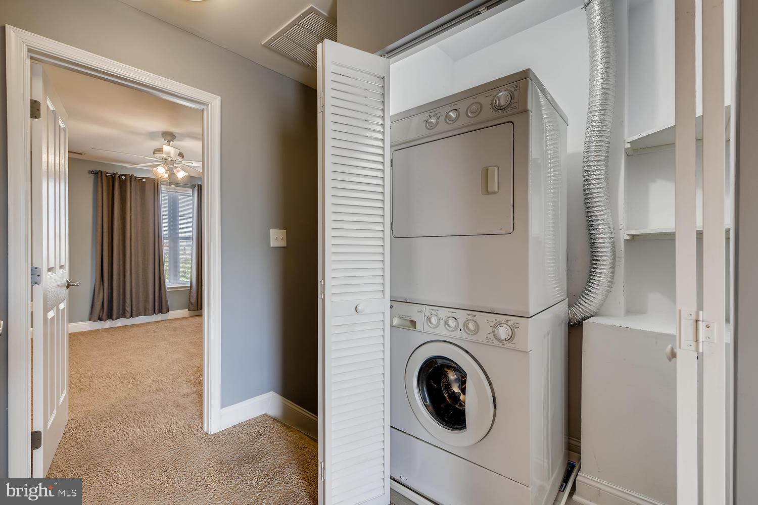 CAMDEN CROSSING - Residential Lease